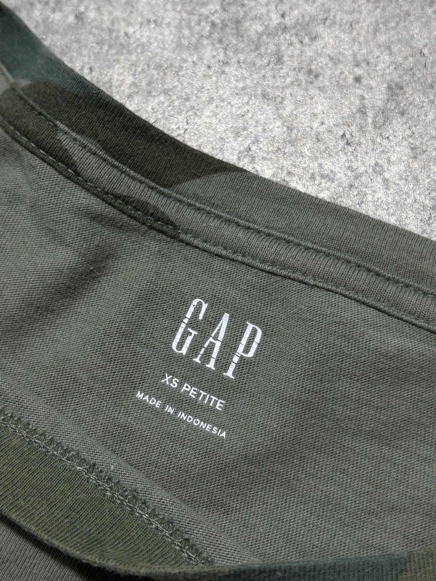 2000s Gap Camo Baby T-shirt