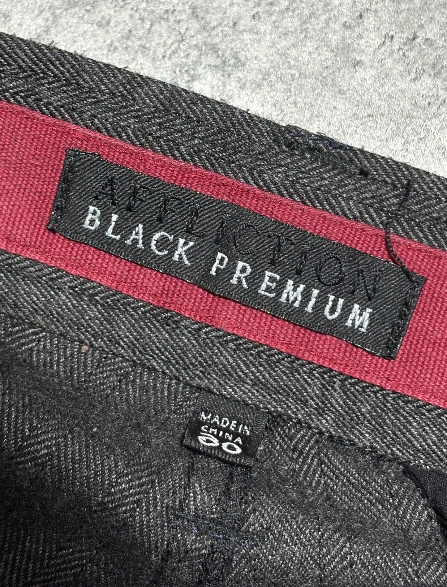 2000s Affliction skull cargo shorts