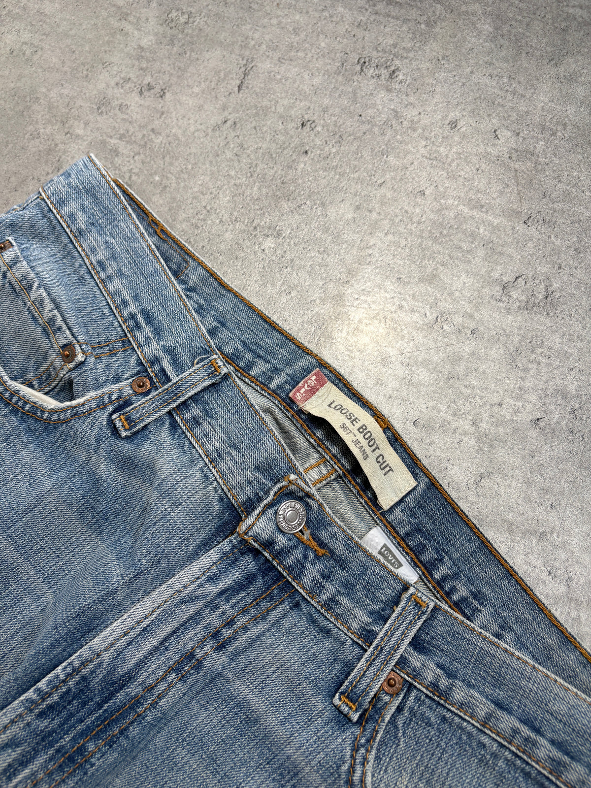 2000s Levi’s 567 ”LOOSE BOOT CUT” Jeans