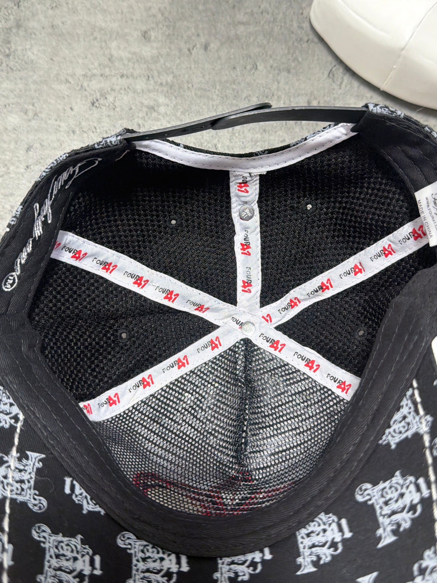 2000s Trucker Cap Red monkey black