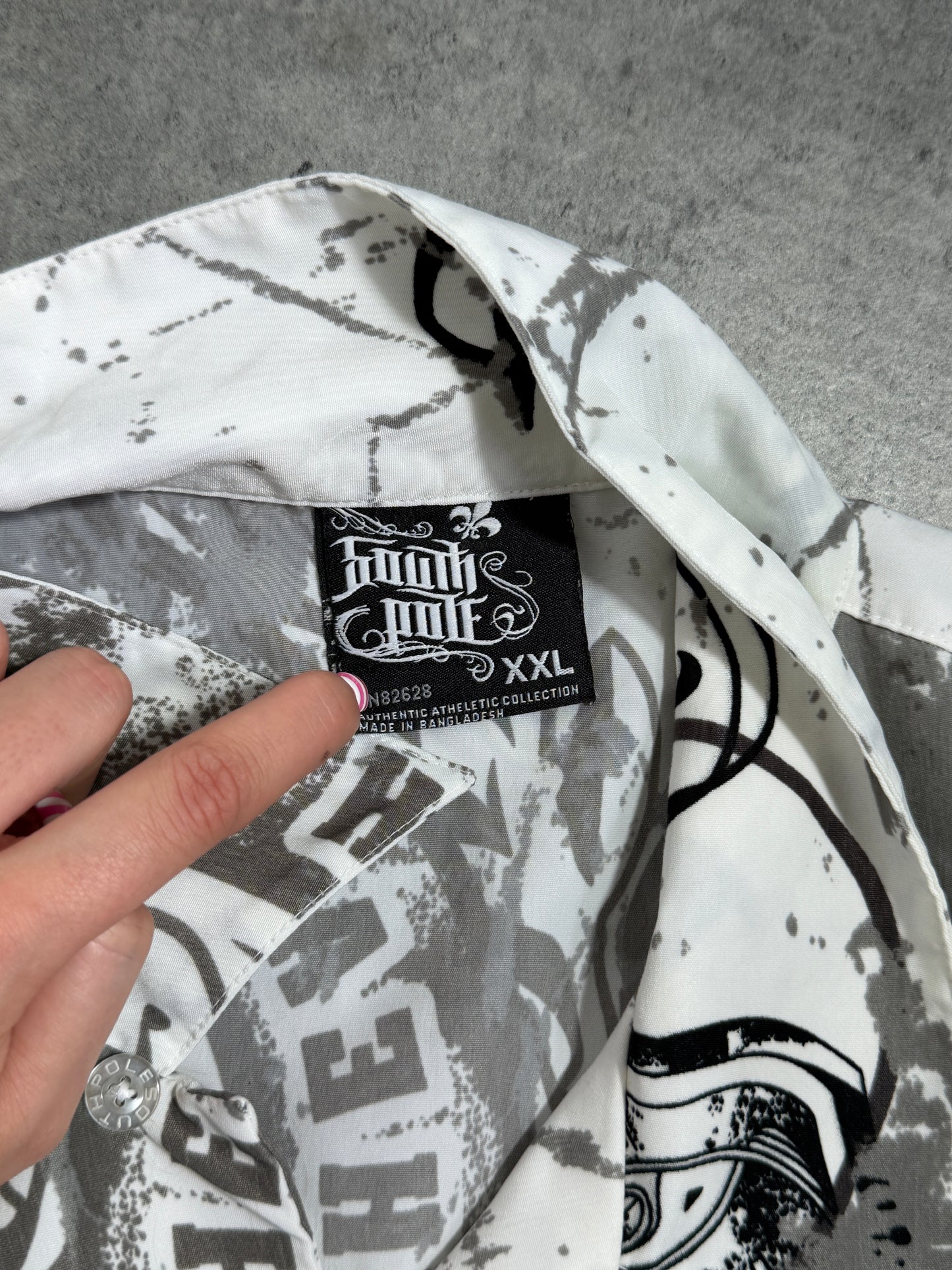 2000s *RARE* SOUTHPOLE SHIRT