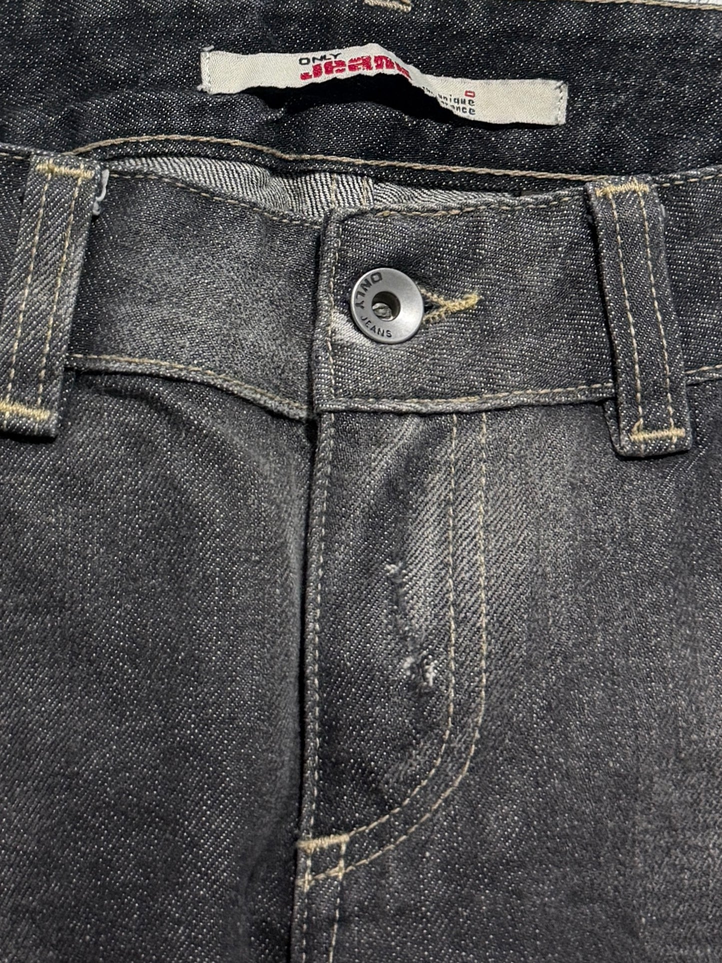 2000s Bootcut Washed Low Waist distressed jeans