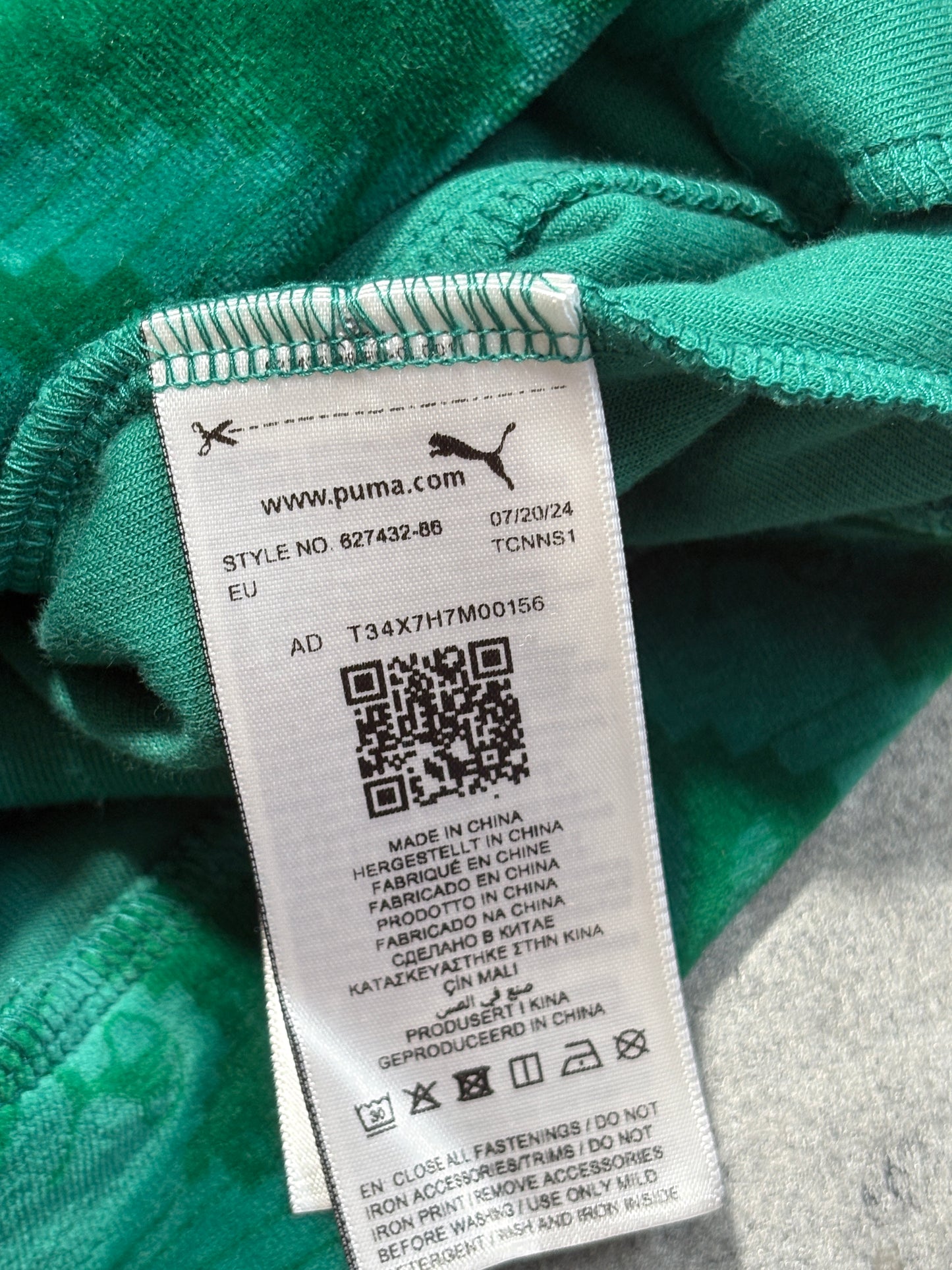 *RARE* Puma X Squid Game Zip