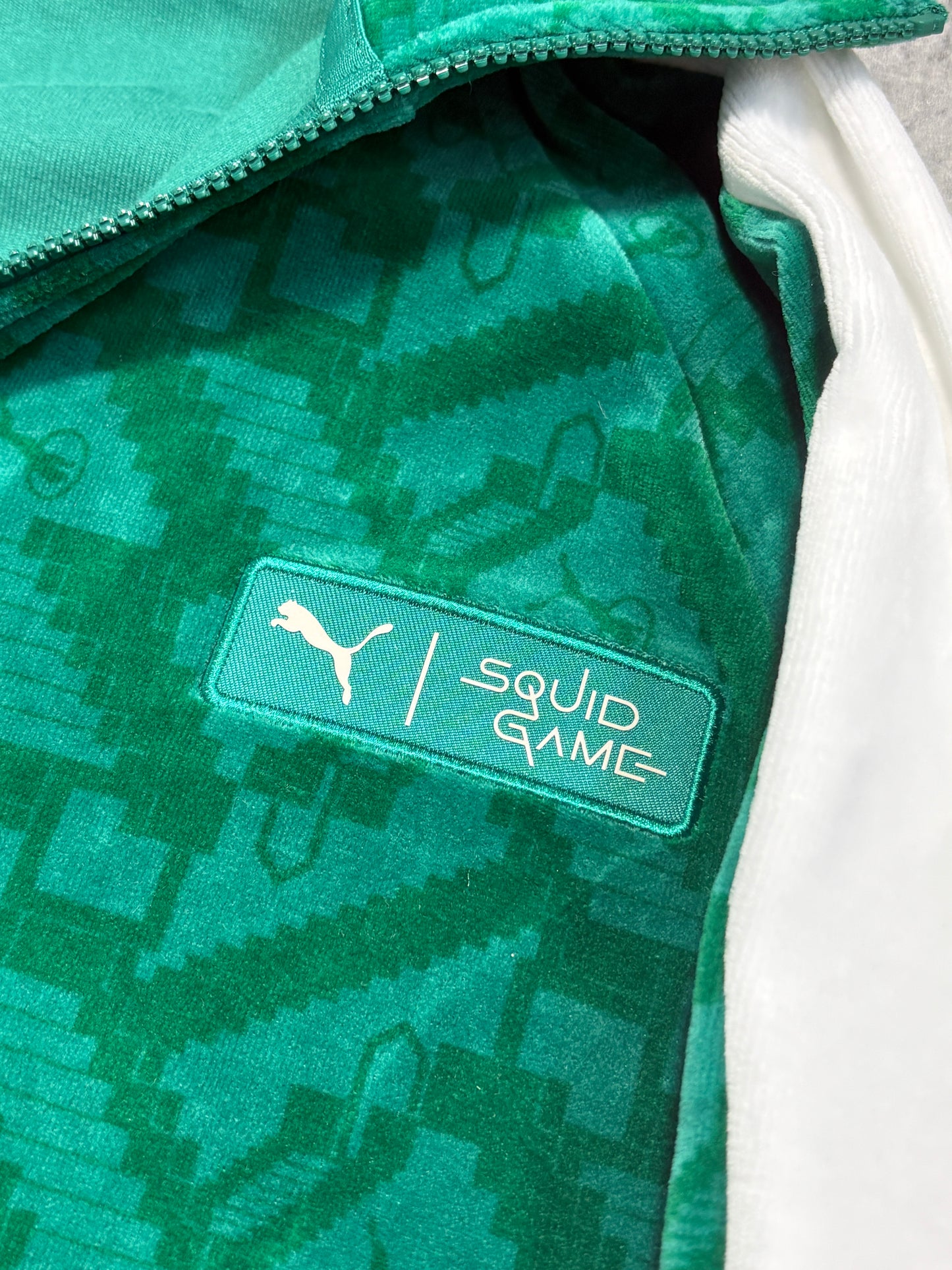 *RARE* Puma X Squid Game Zip