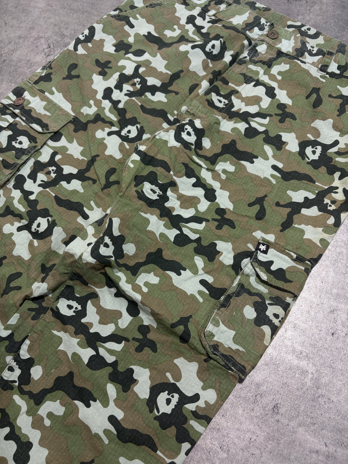 2000s ZooYork Skulls Camo Pants