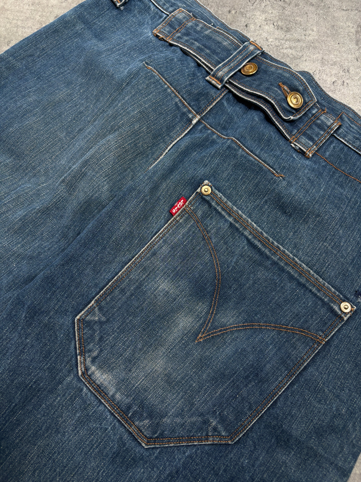 2000s *RARE* LEVI’S ENGINEERED Jeans