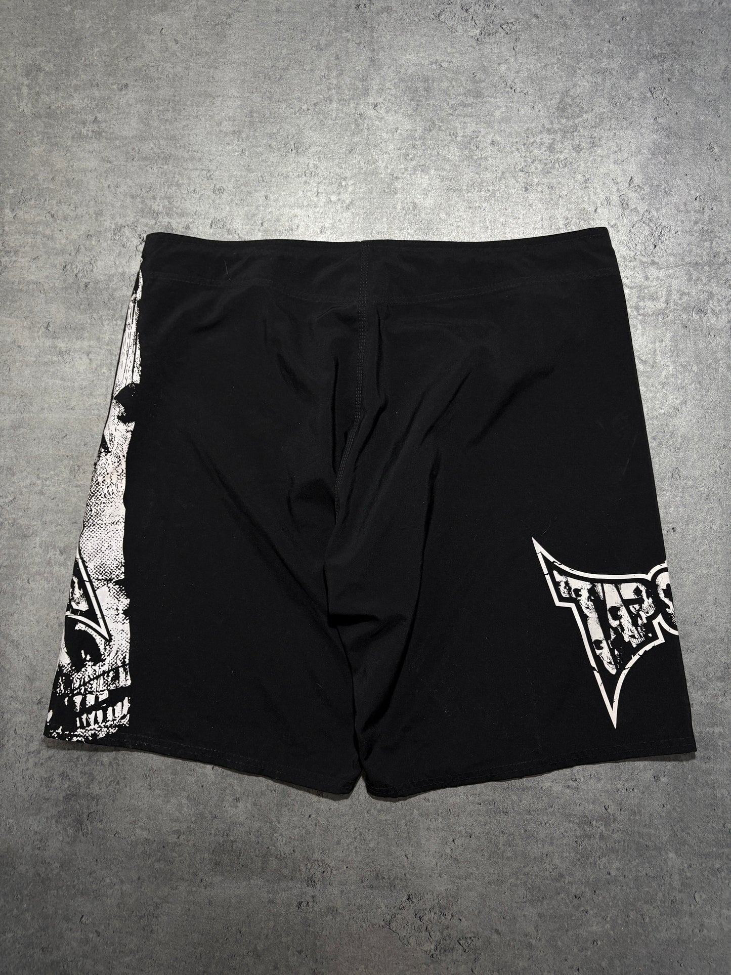 2000s Tapout Skull grafitti shorts