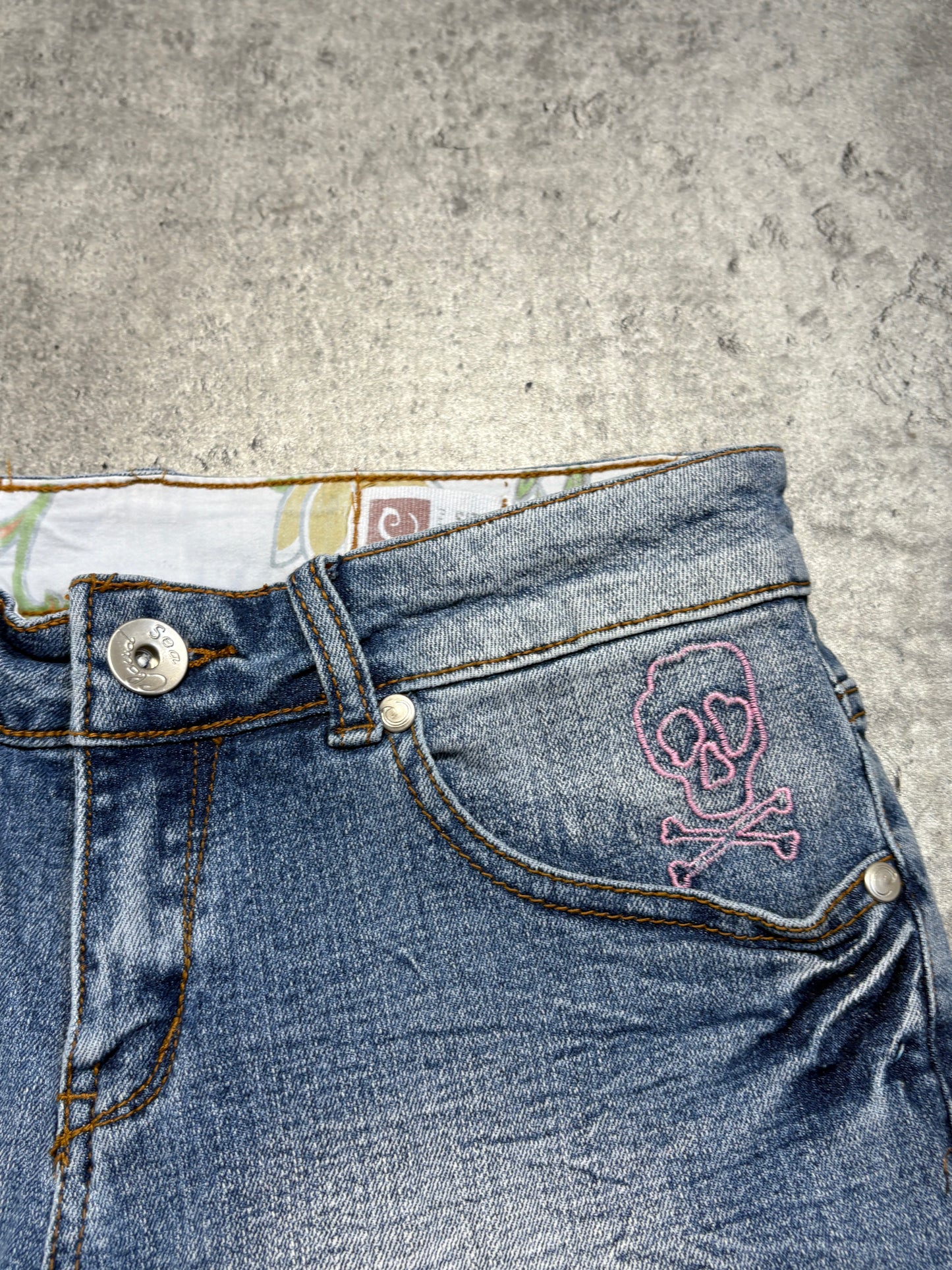 2000s Flowers washed jeans shorts