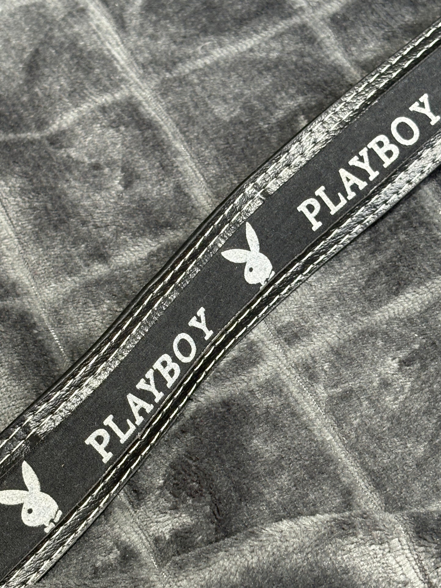2000 Playboy Belt Pasek