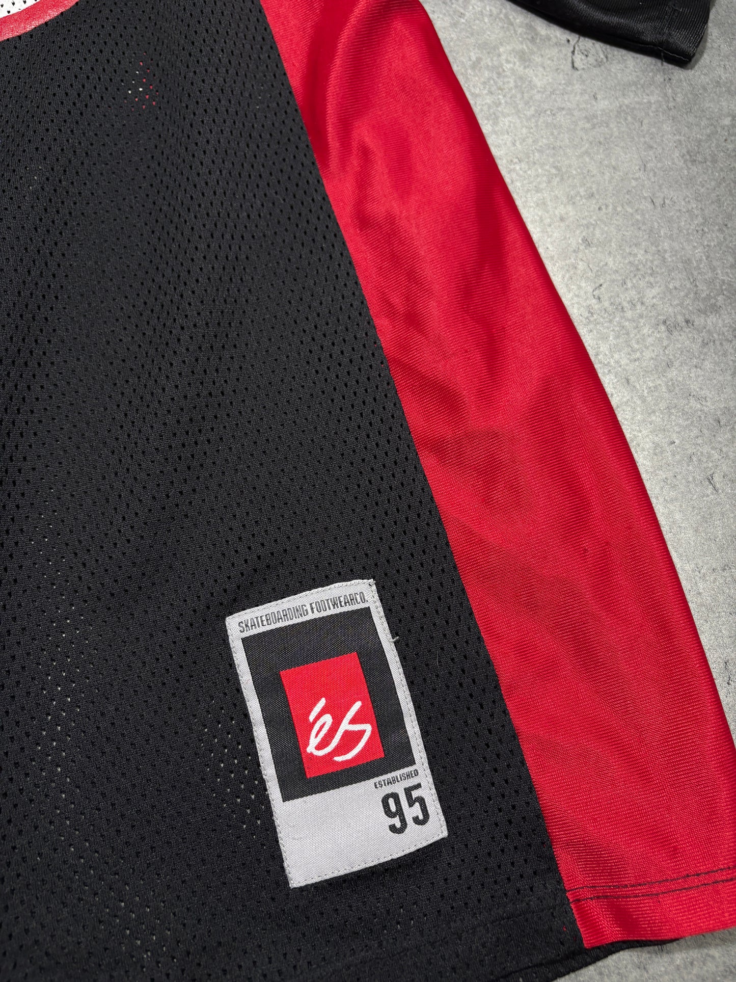 2000s éS Skateboarding Jersey T-shirt