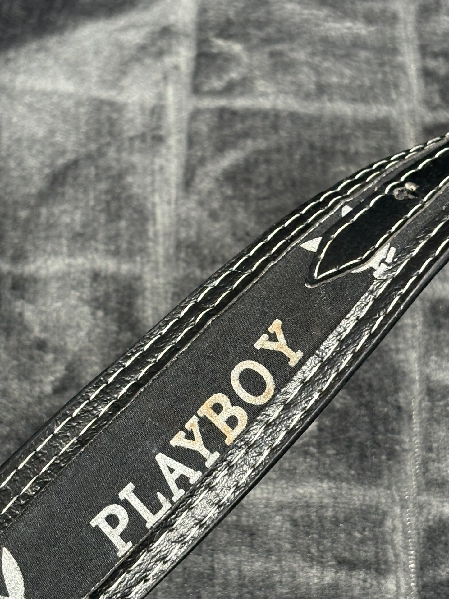 2000 Playboy Belt Pasek