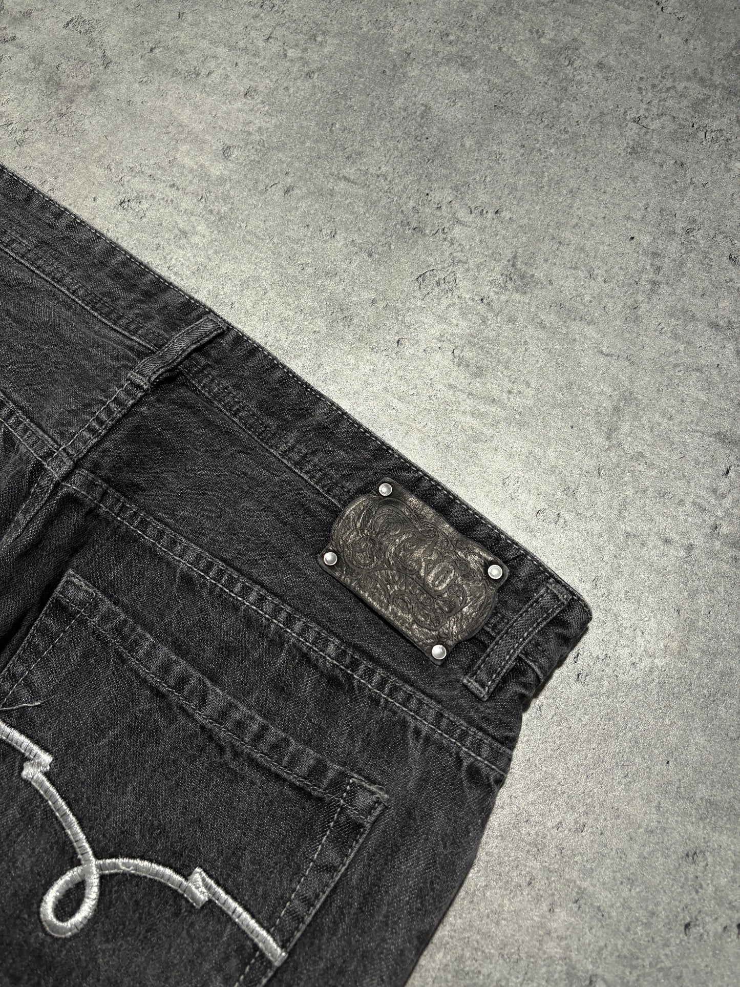 2000s Ecko Unltd. baggy washed jeans