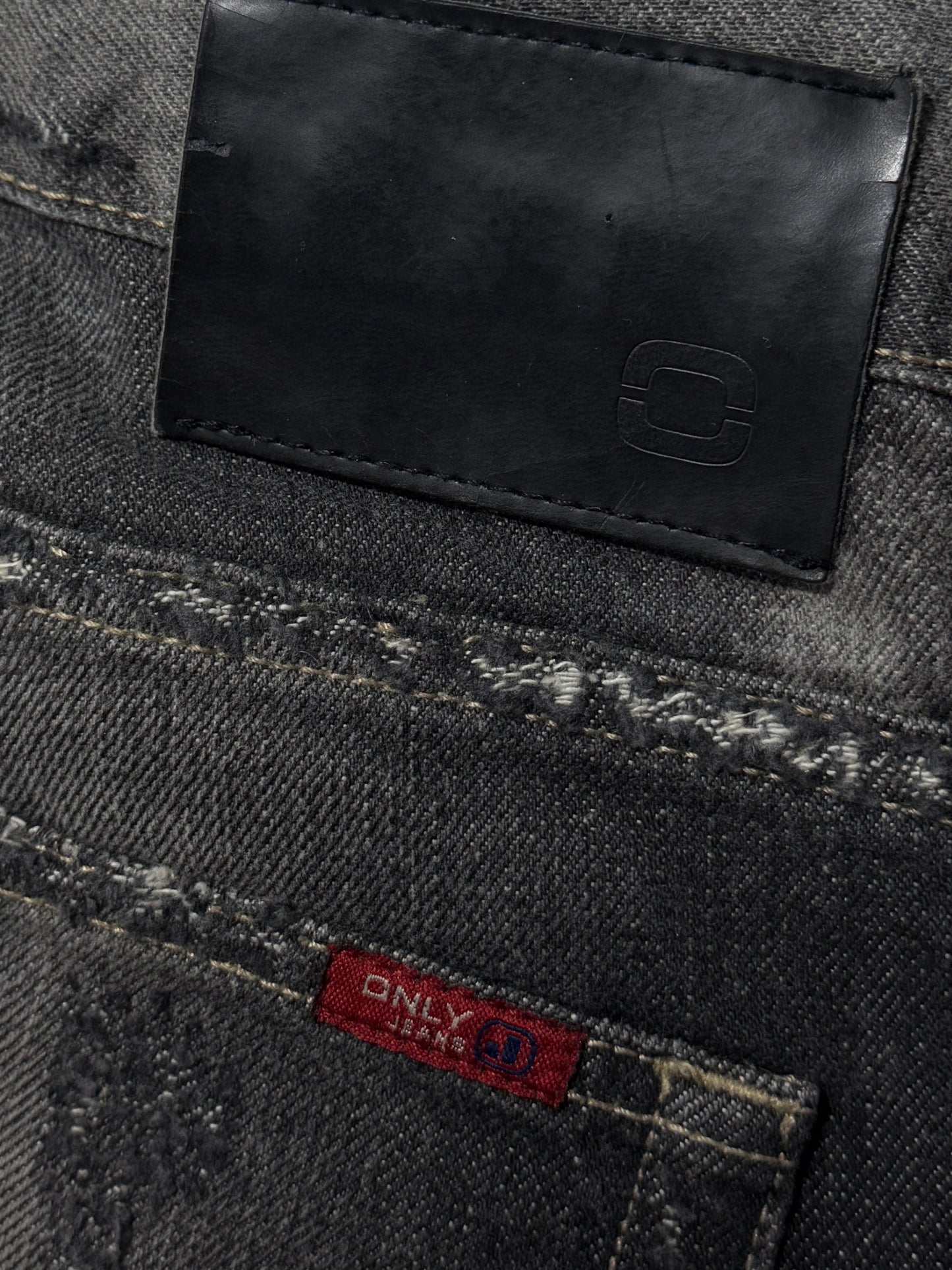 2000s Bootcut Washed Low Waist distressed jeans