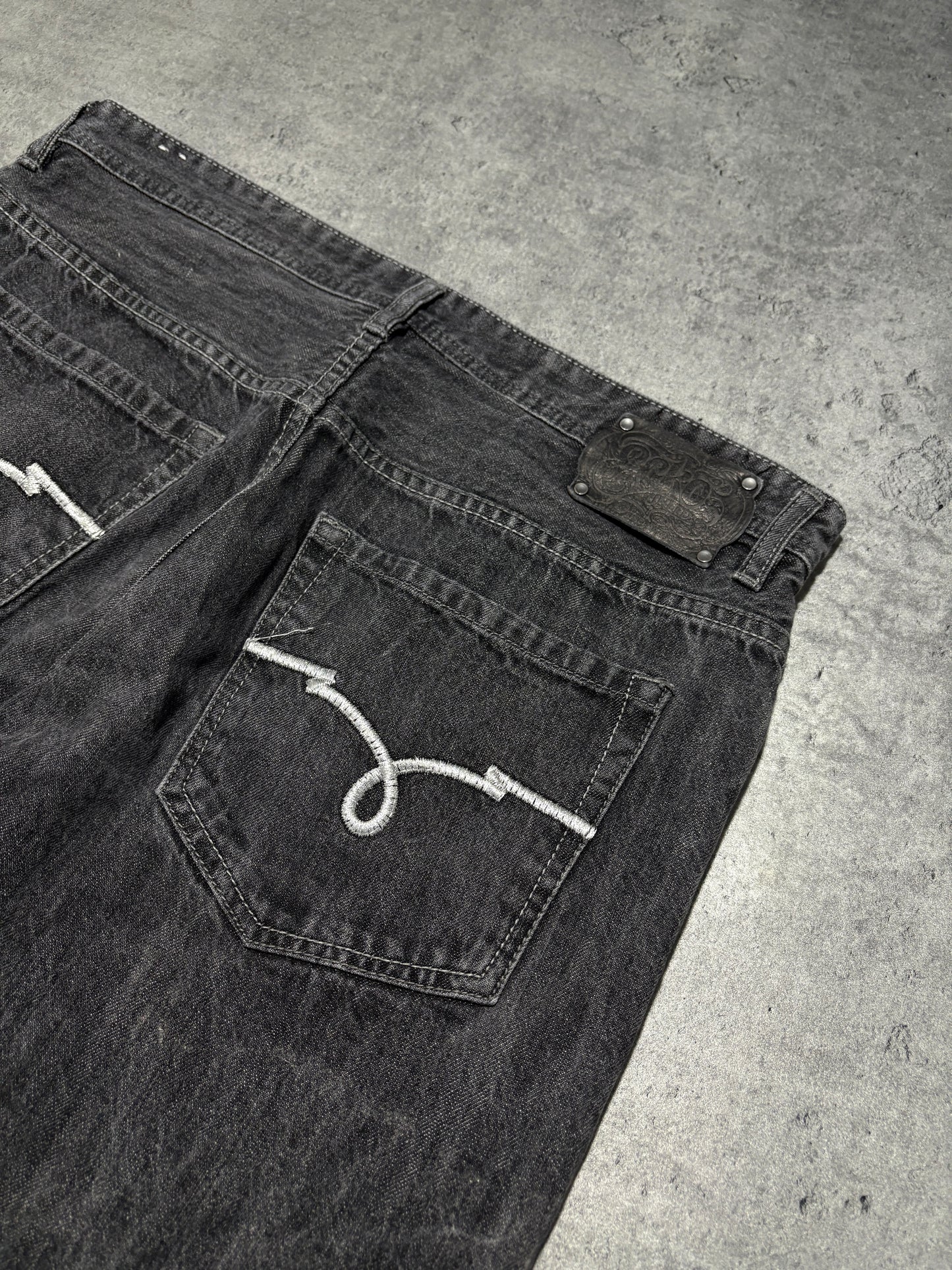 2000s Ecko Unltd. baggy washed jeans