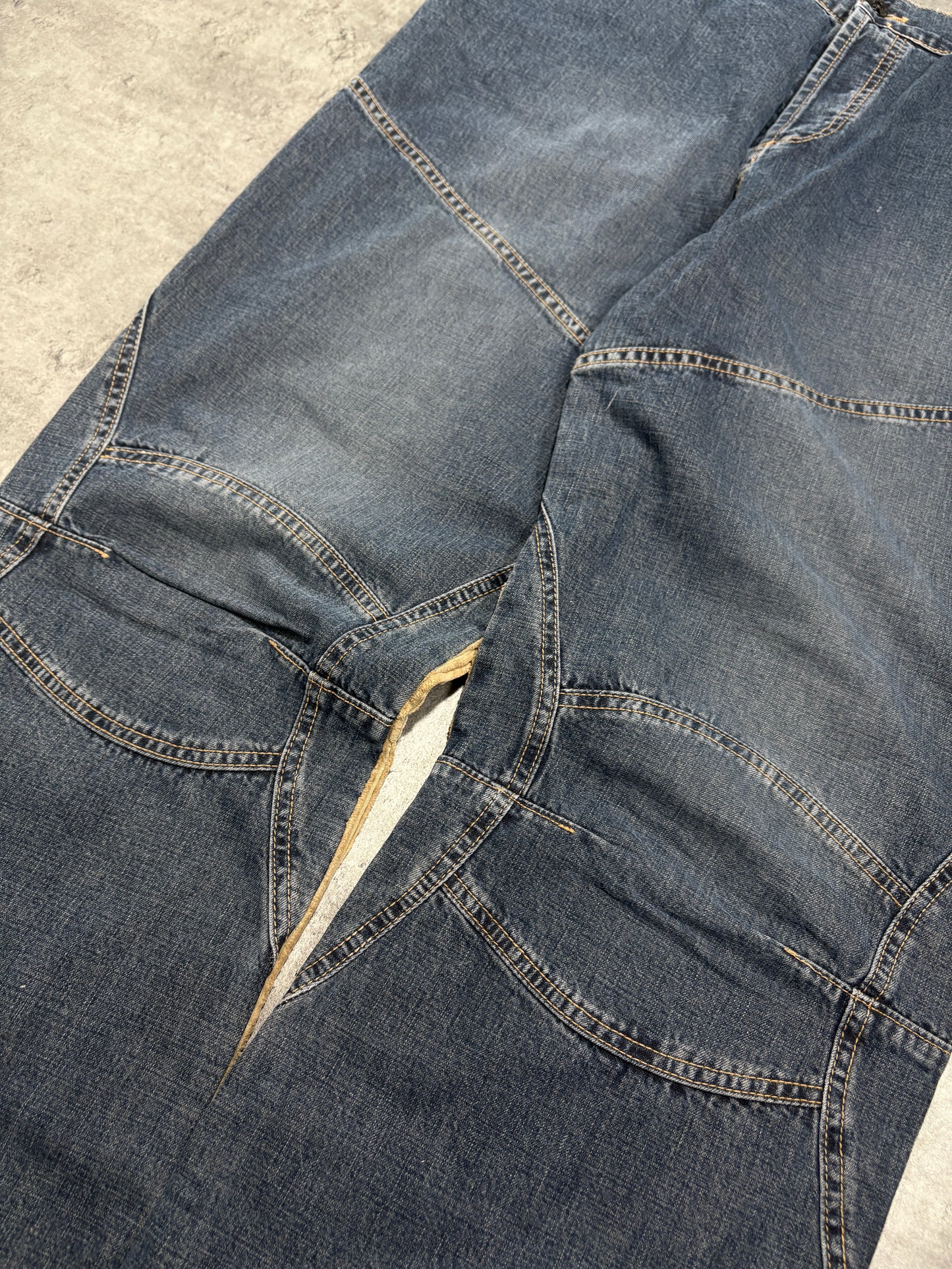 2000s *RARE* Alpha Inudstires baggy jeans