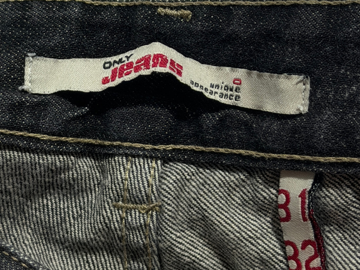 2000s Bootcut Washed Low Waist distressed jeans