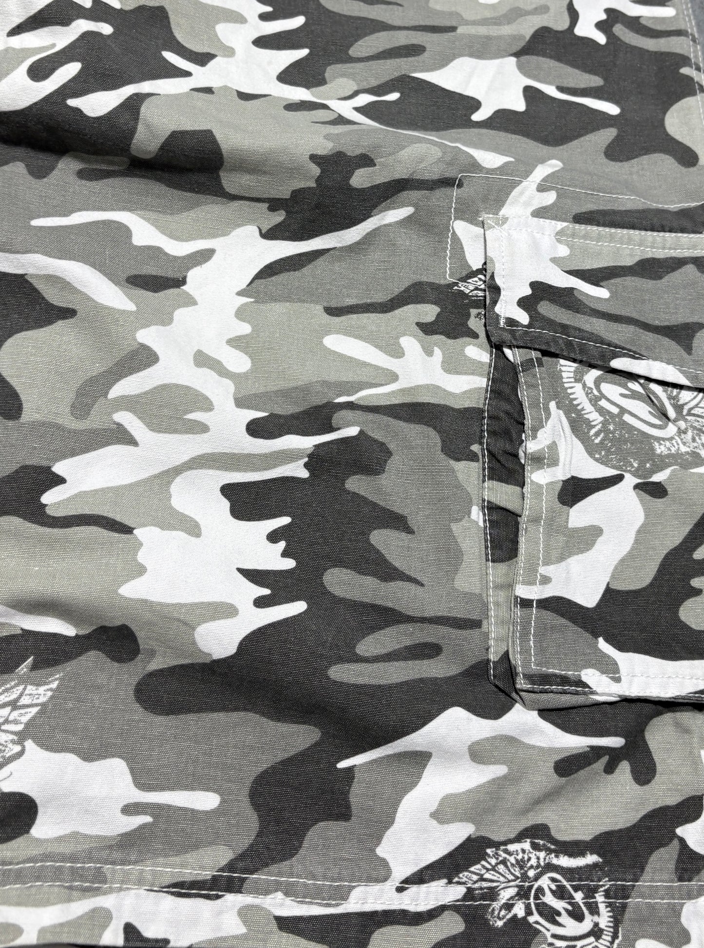 2000s Billabong cargo camo shorts