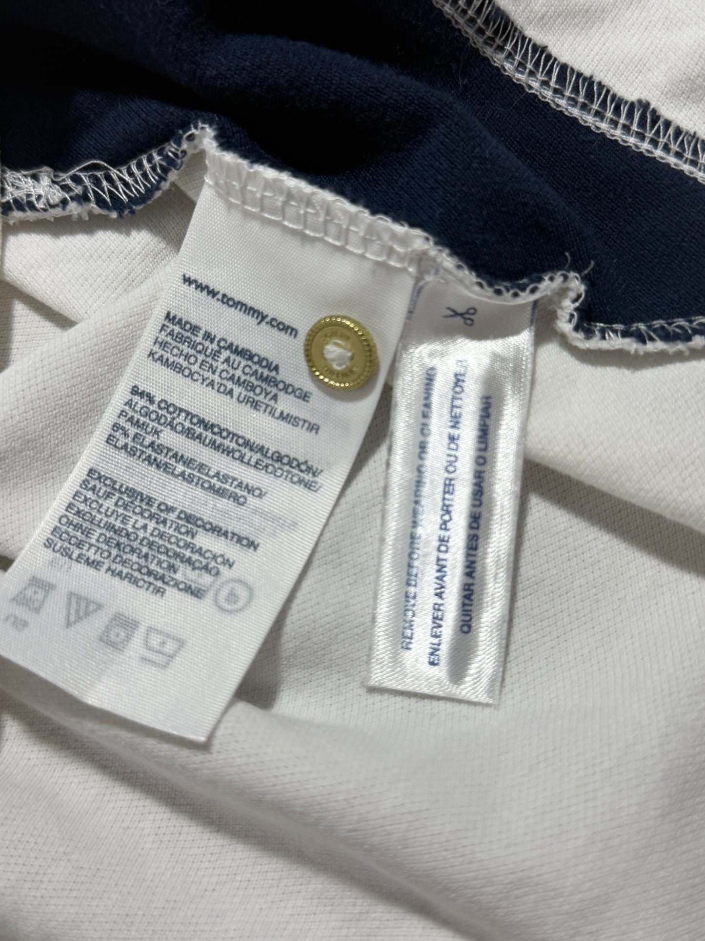 2000s Tommy Hilfiger cute polo