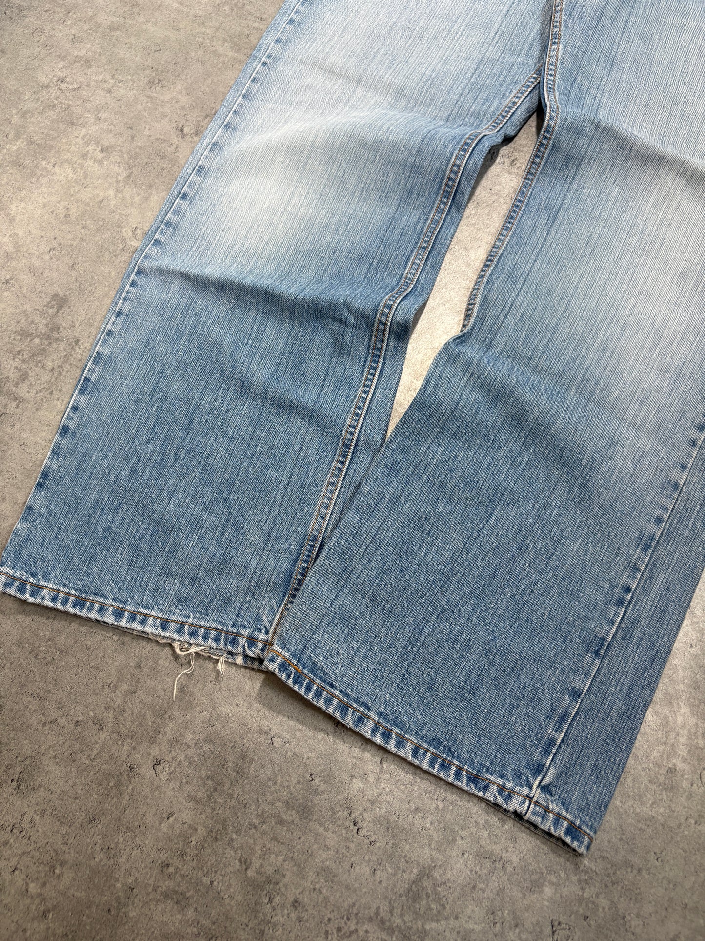 2000s Levi’s 567 ”LOOSE BOOT CUT” Jeans