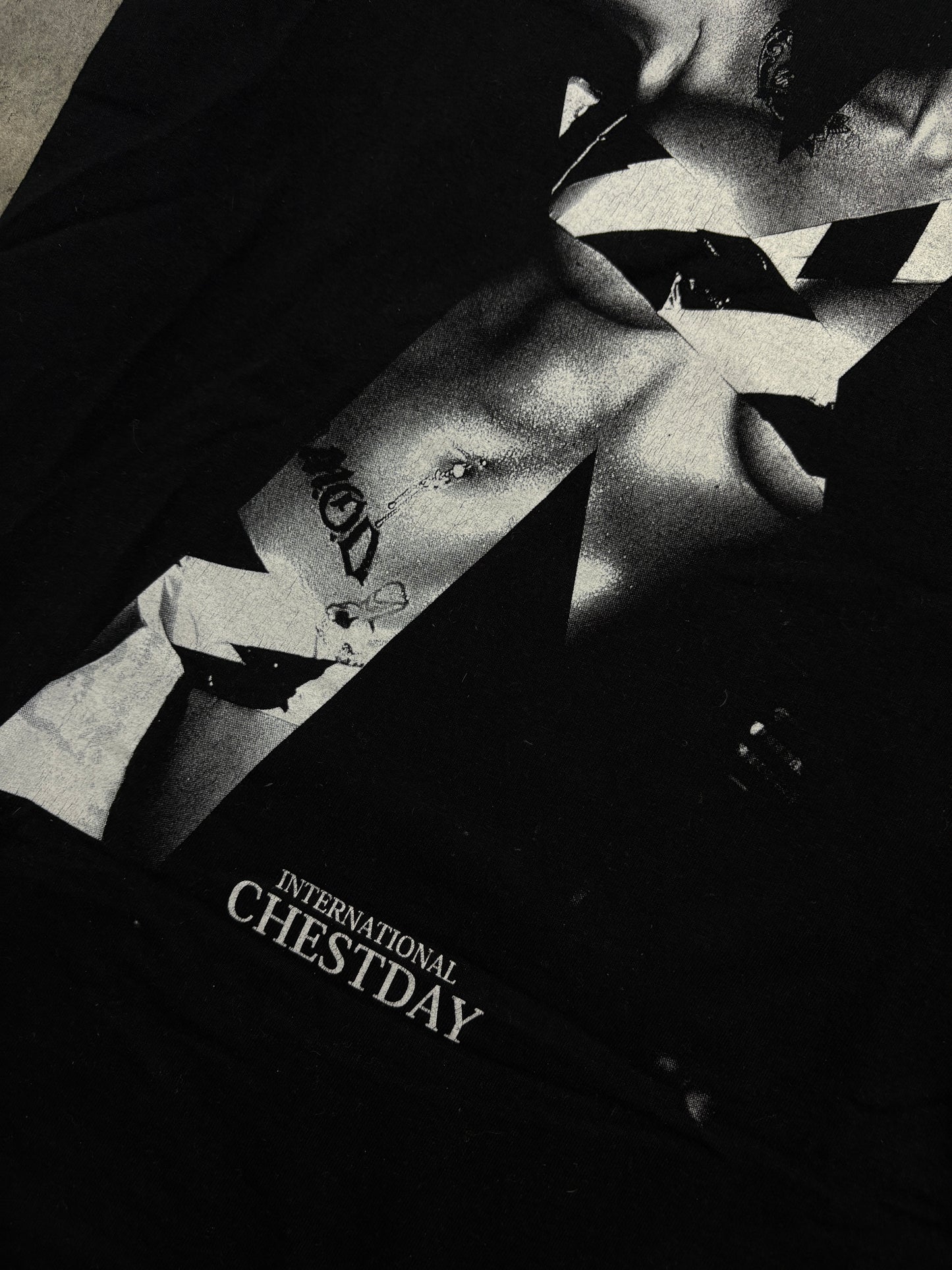 *RARE* ”International Chestday” T-Shirt