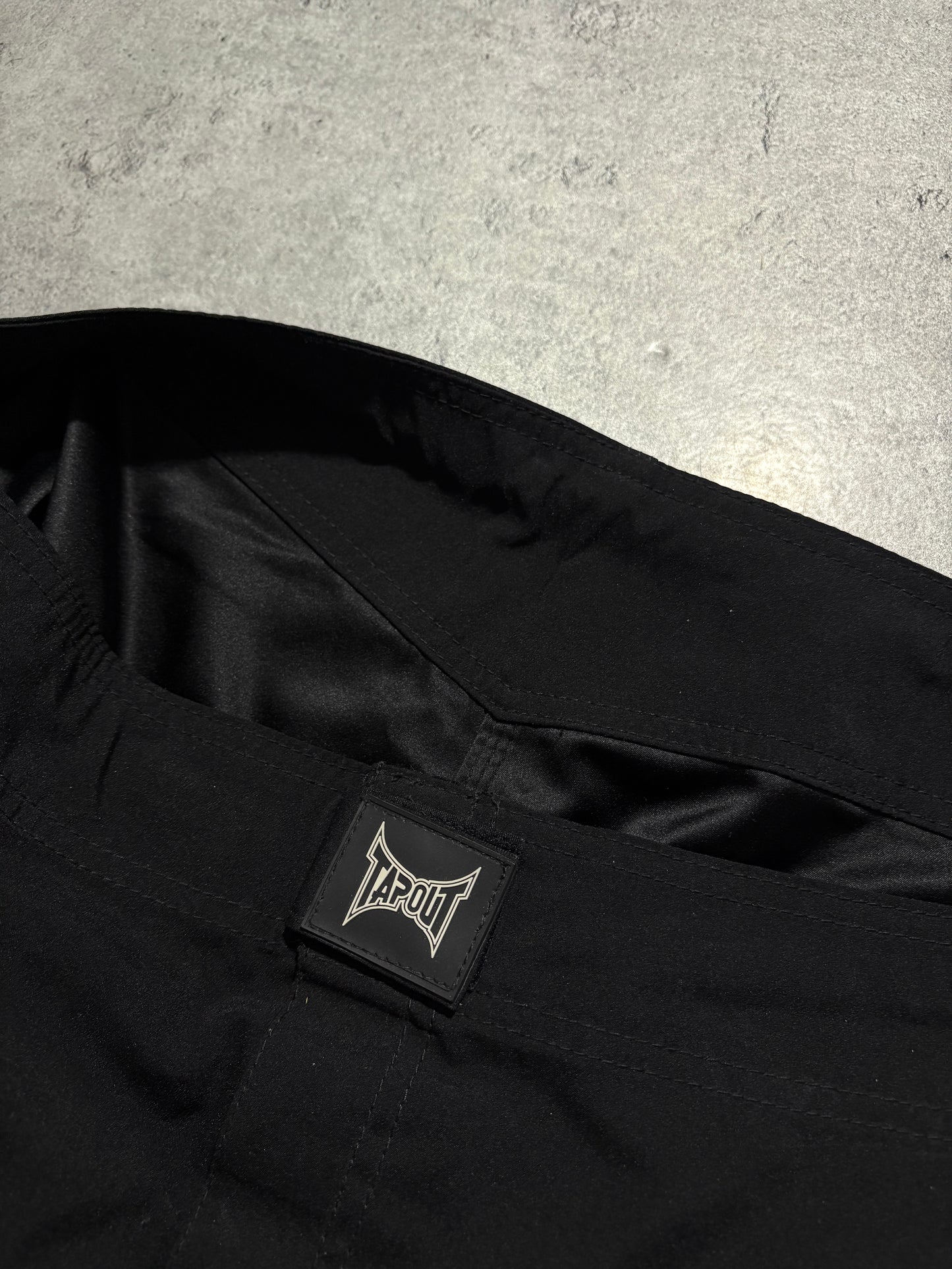 2000s Tapout Skull grafitti shorts