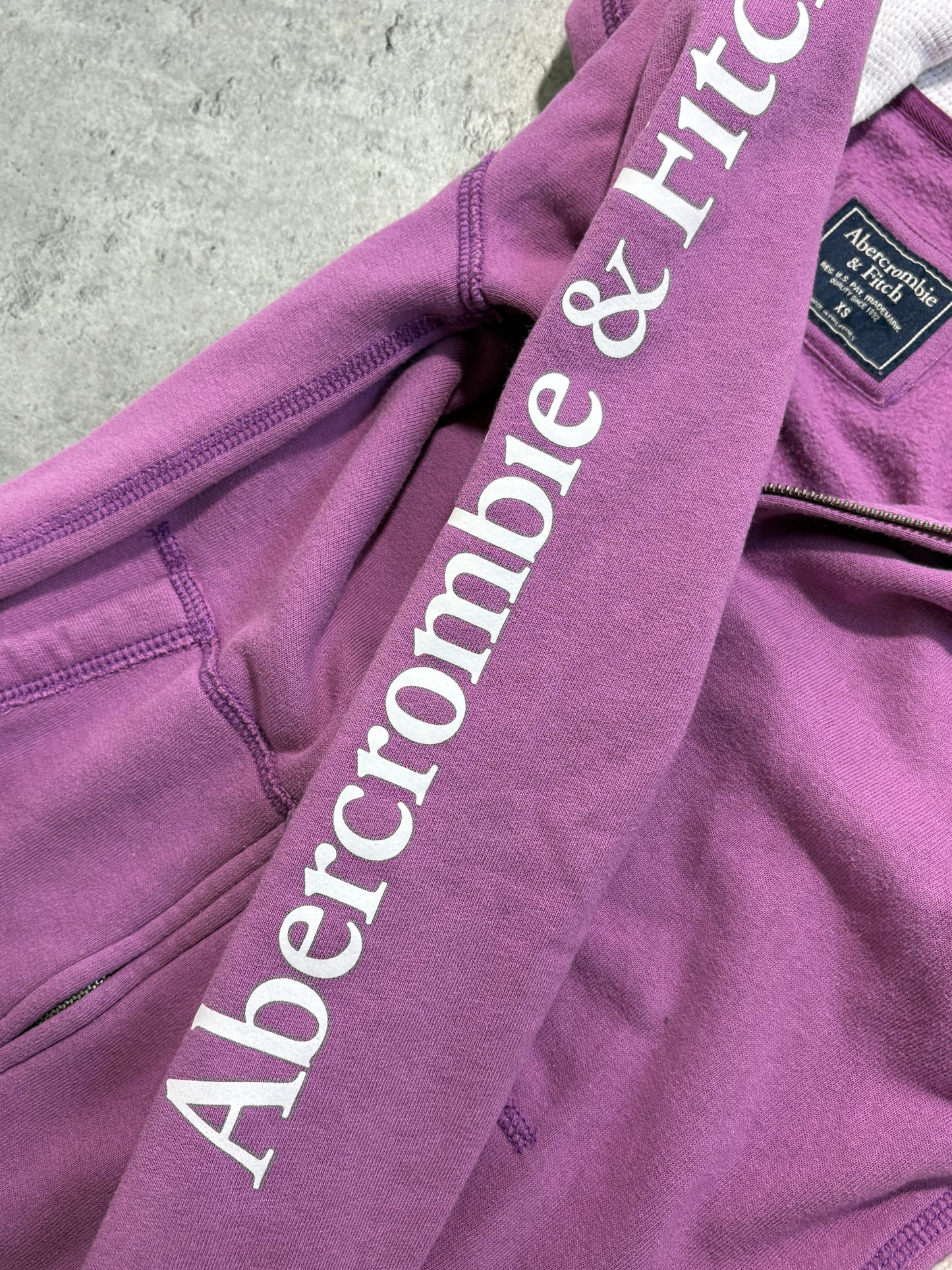 2000s Abercrombie & Fitch pink zip up hoodie