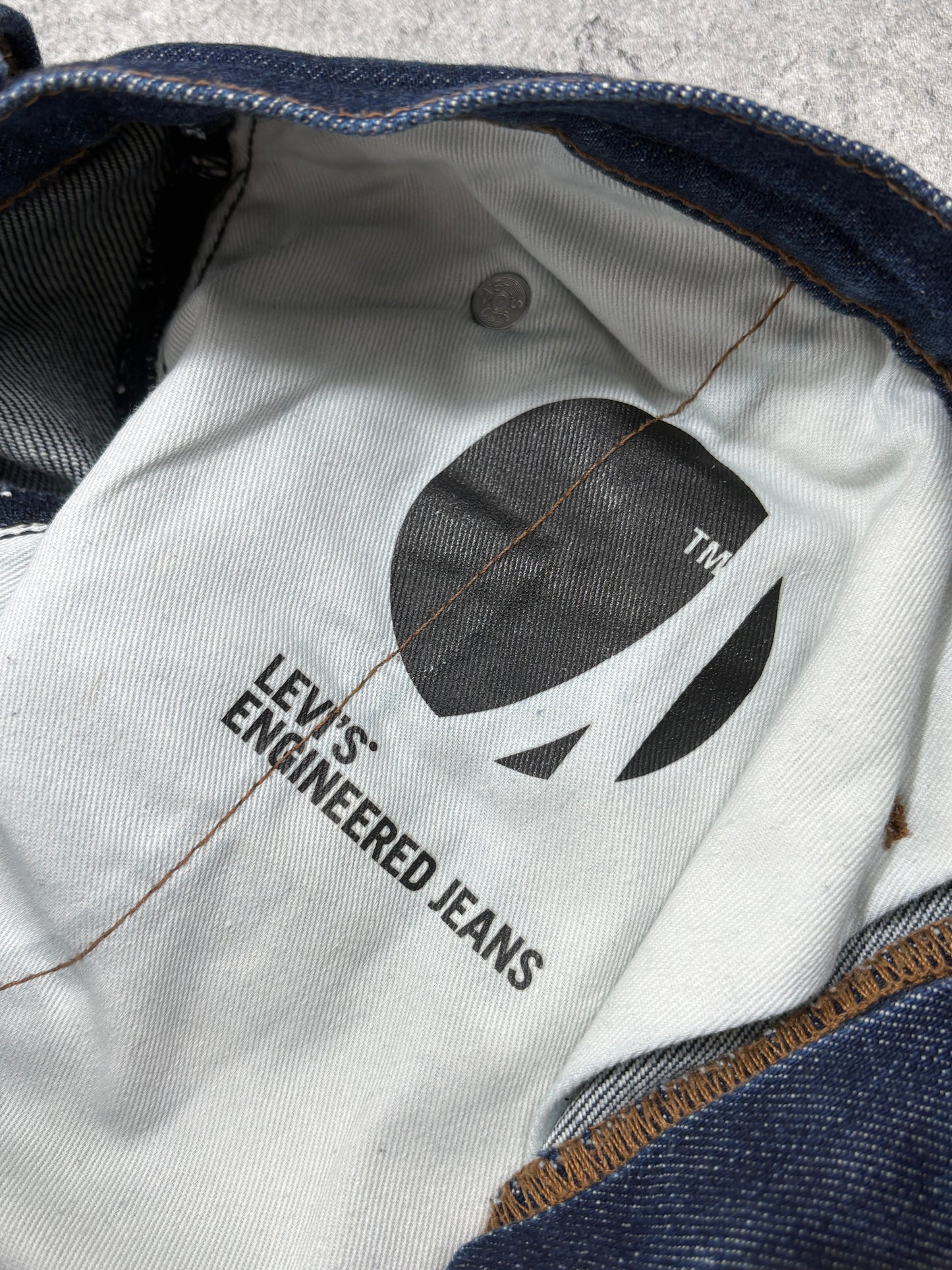 2000s *RARE* LEVI’S ENGINEERED Jeans