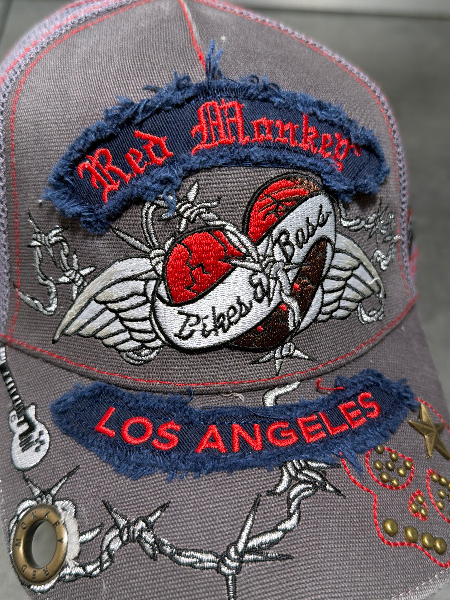 2000s Trucker Cap Red Monkey grey