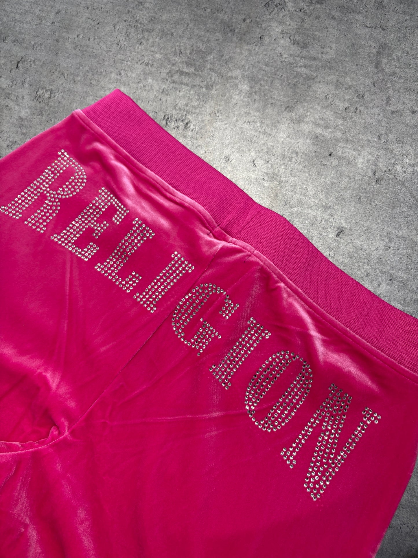 True Religion Pink Welur Rhinestone Sweatpants Dresy Spodnie Dresowe
