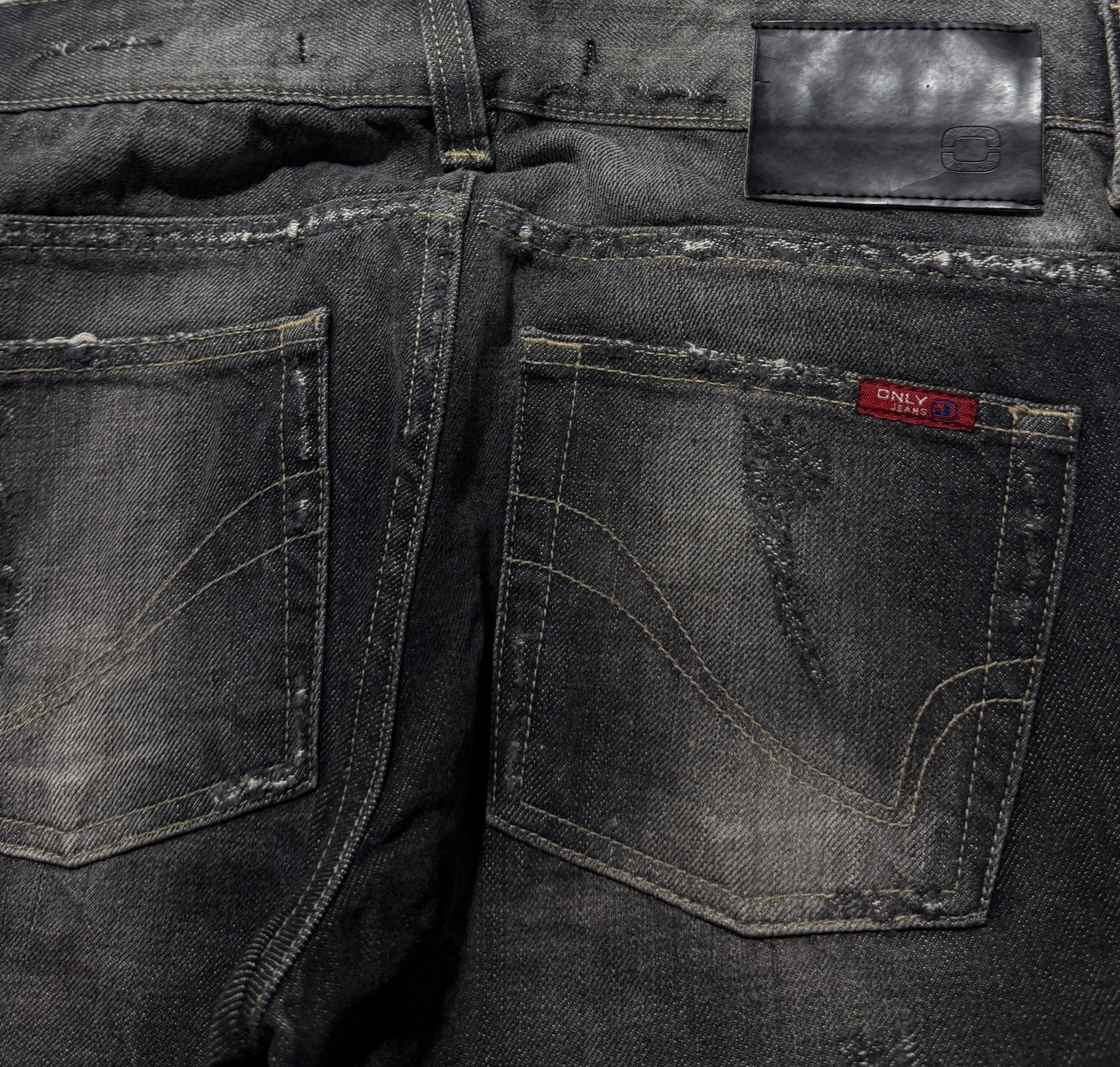 2000s Bootcut Washed Low Waist distressed jeans