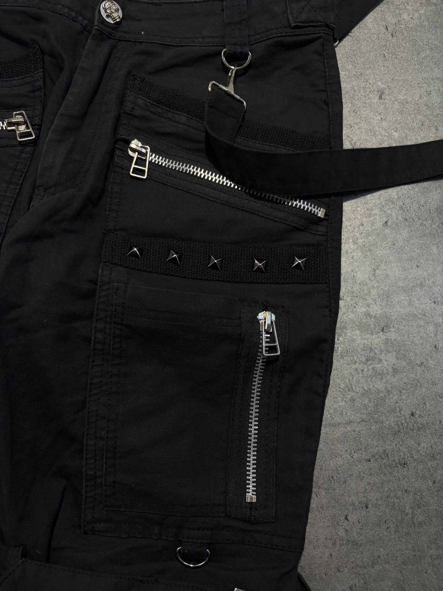 2000s Queen of Darkness Alternative avantgarde bondage jeans