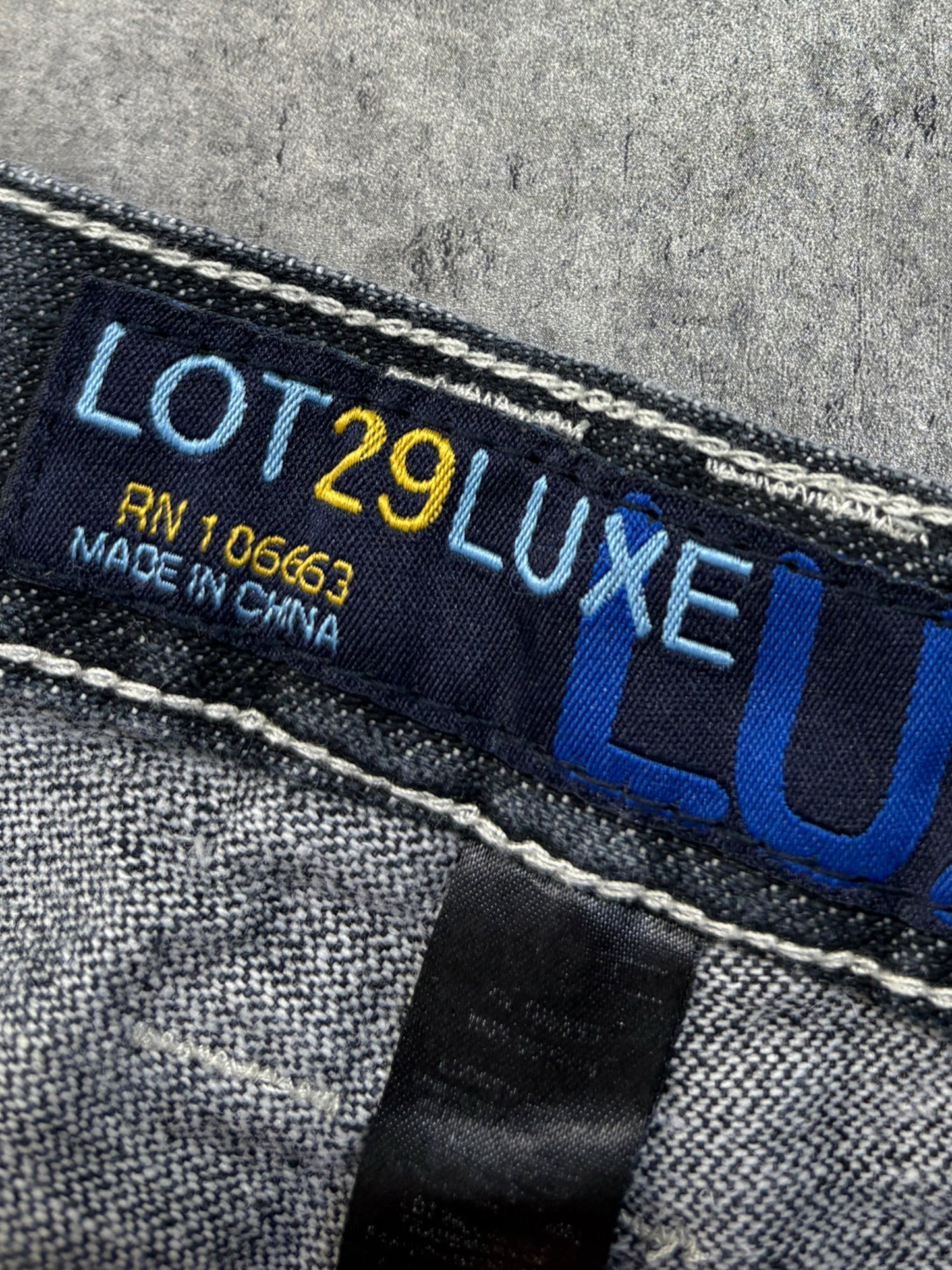 2000s *RARE* LOT29 BUGS BUNNY JEANS Y2K