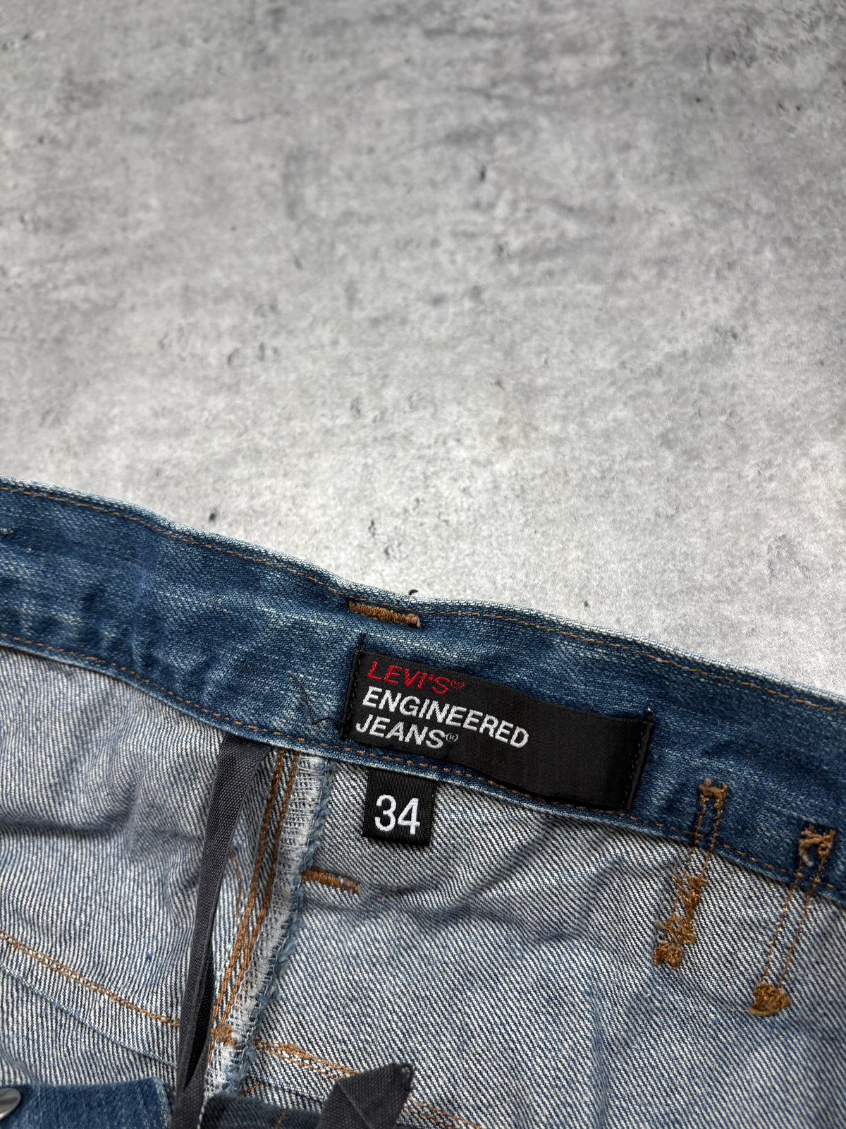 2000s *RARE* LEVI’S ENGINEERED Jeans