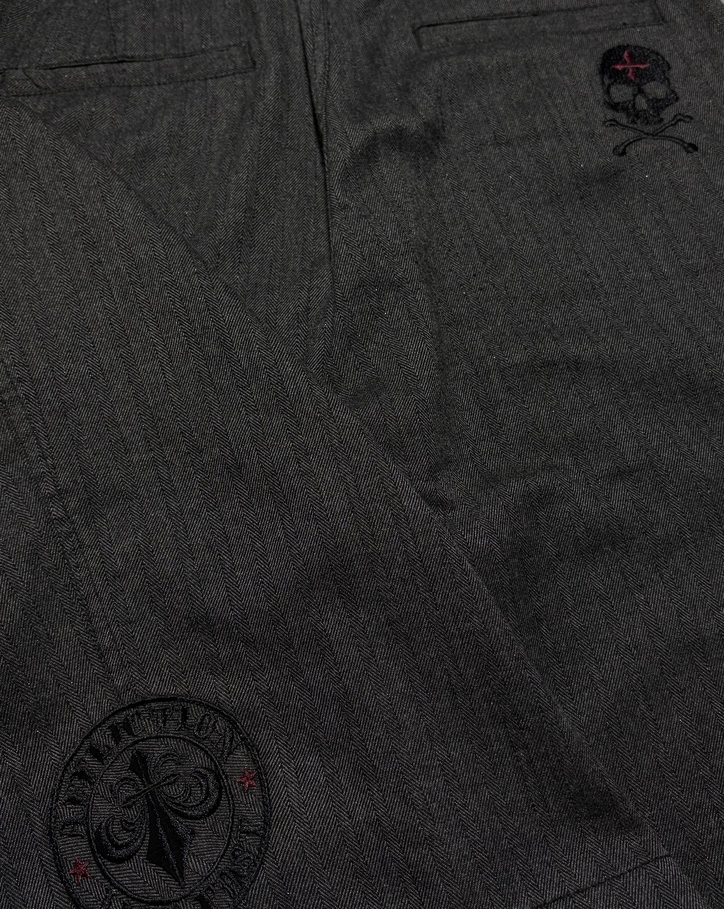 2000s Affliction skull cargo shorts