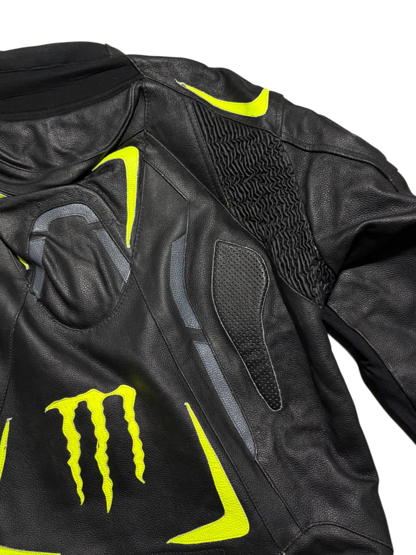 2000s *RARE* MONSTER ENERGY LEATHER BIKER JACKET ☣️