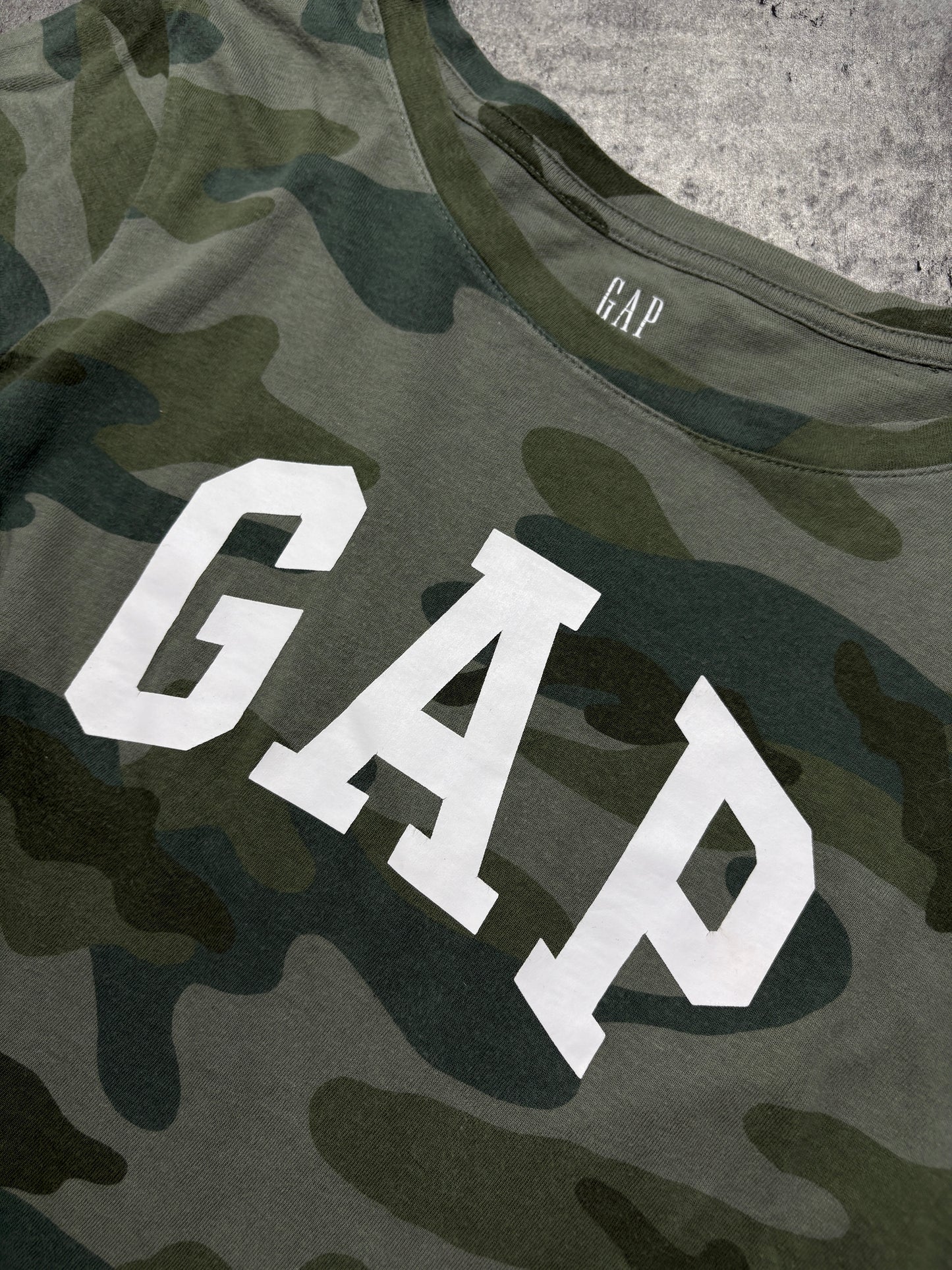 2000s Gap Camo Baby T-shirt