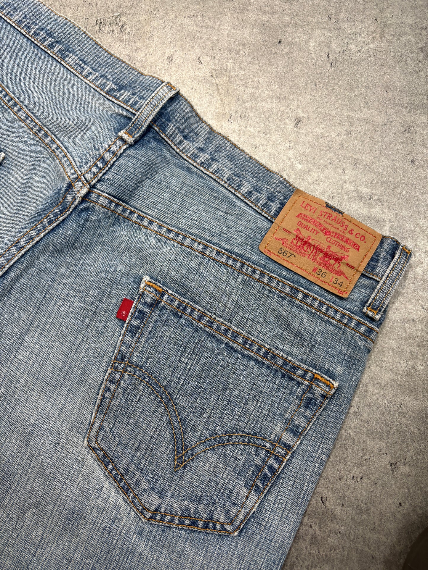 2000s Levi’s 567 ”LOOSE BOOT CUT” Jeans
