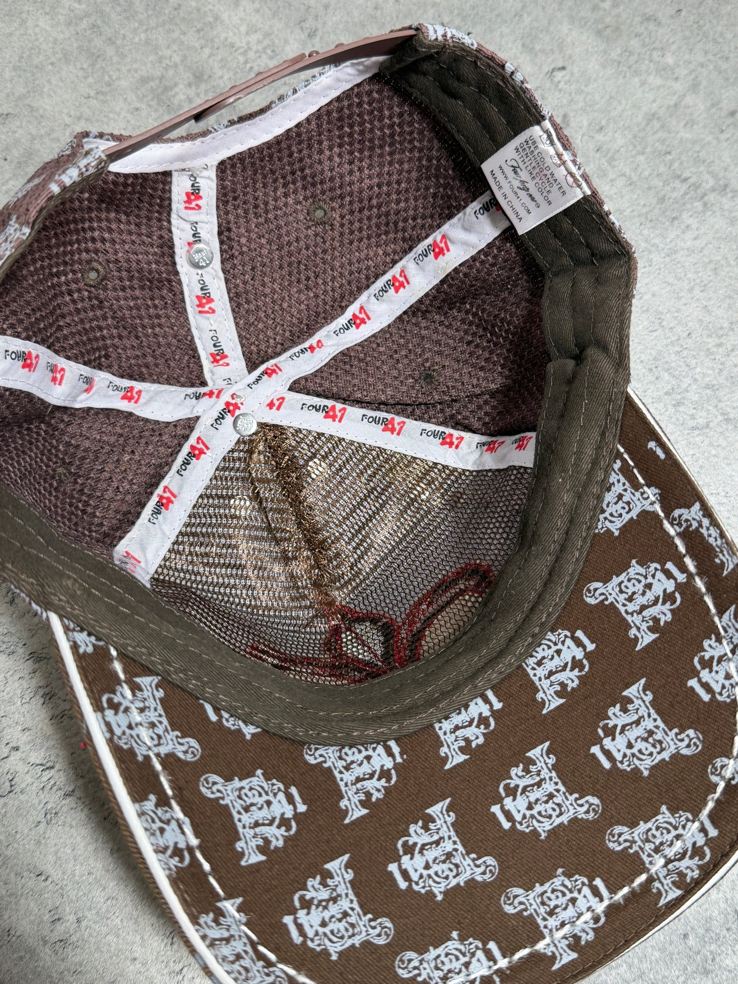 2000s Trucker Cap Red monkey brown