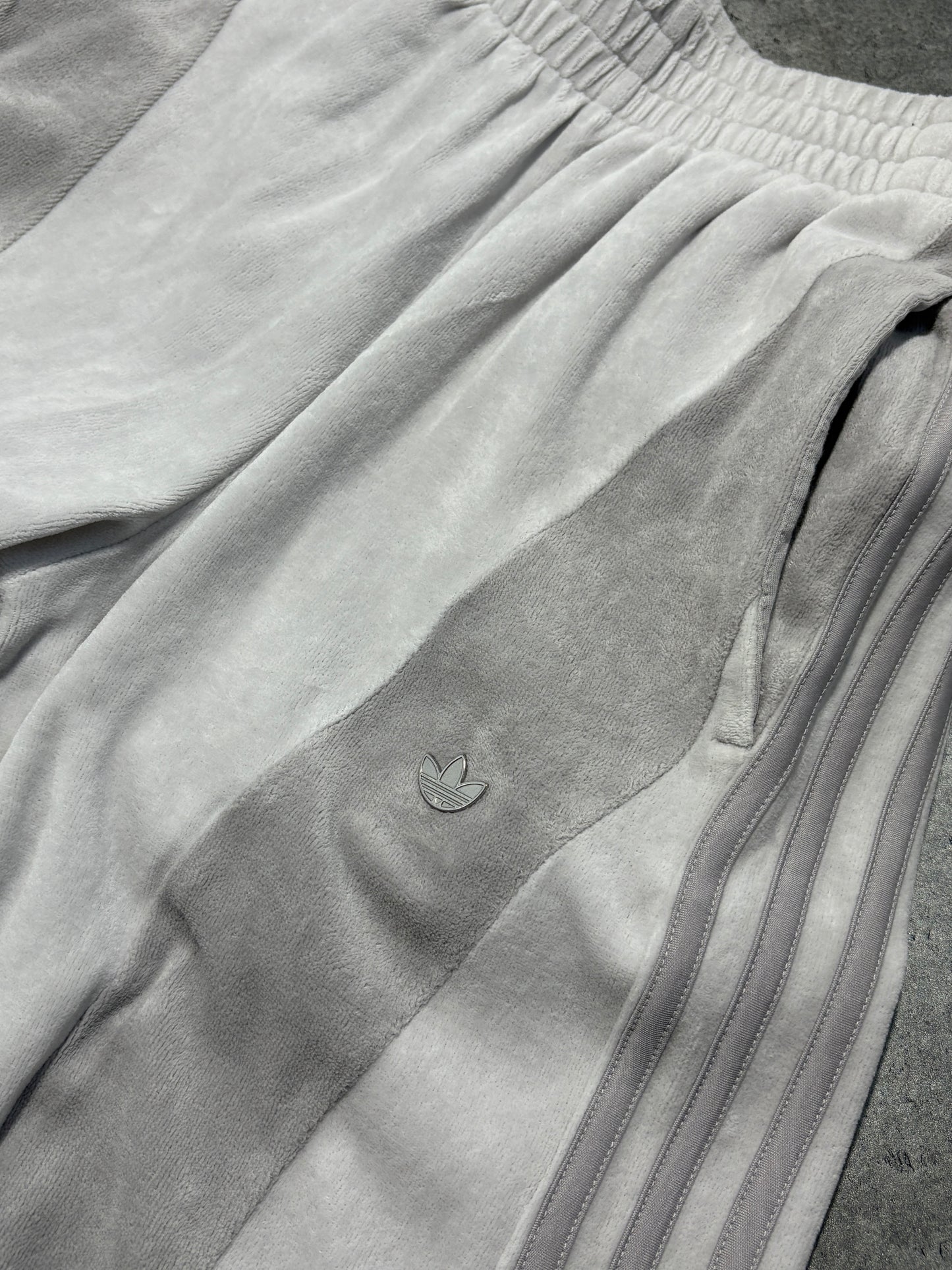 2000s Adidas orginals welur sweatpants dresy