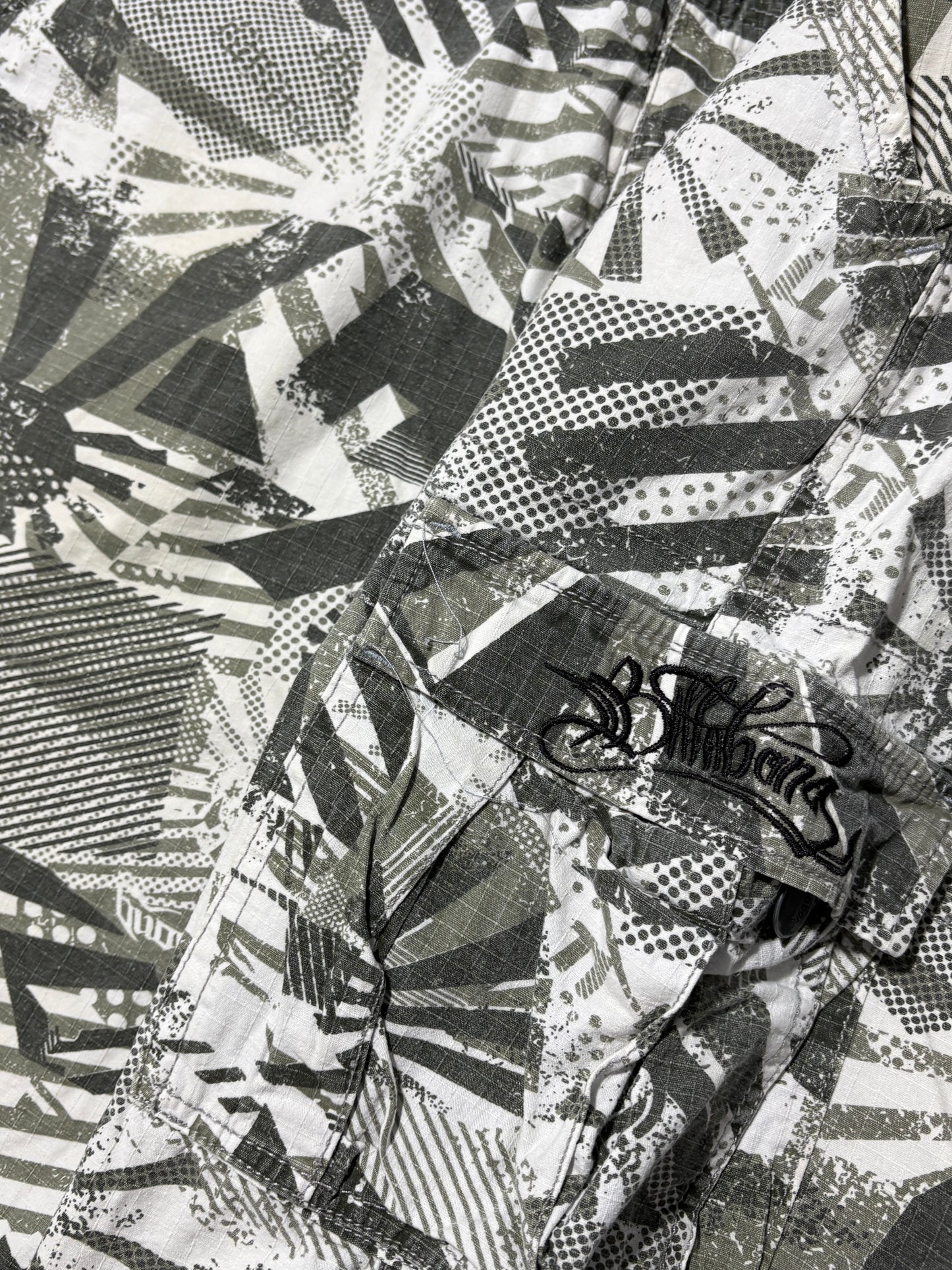 2000s Billabong cargo camo shorts