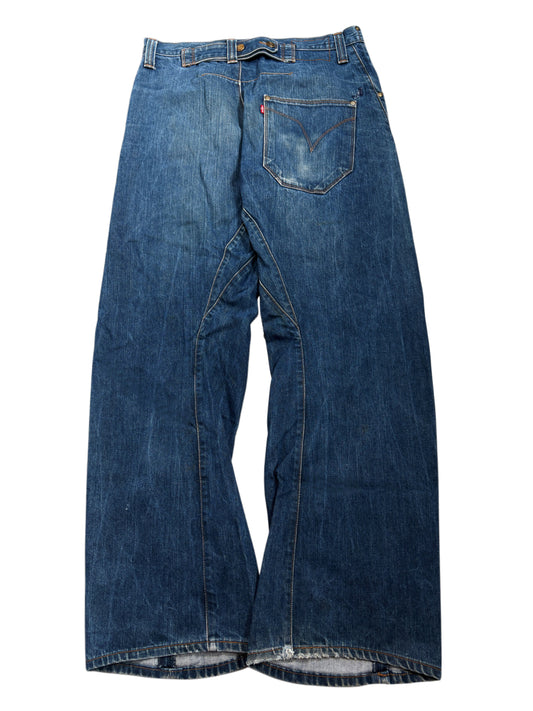 2000s *RARE* LEVI’S ENGINEERED Jeans