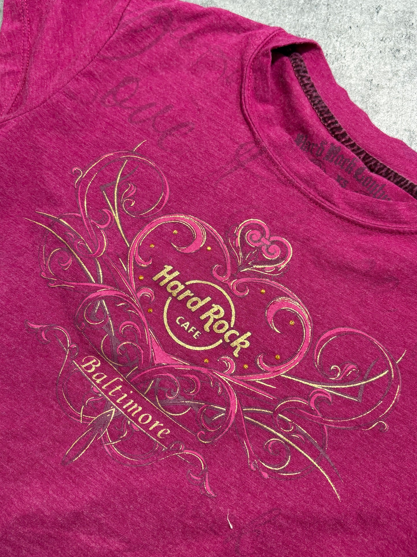 2000s Hard Rock Cafe pink tee