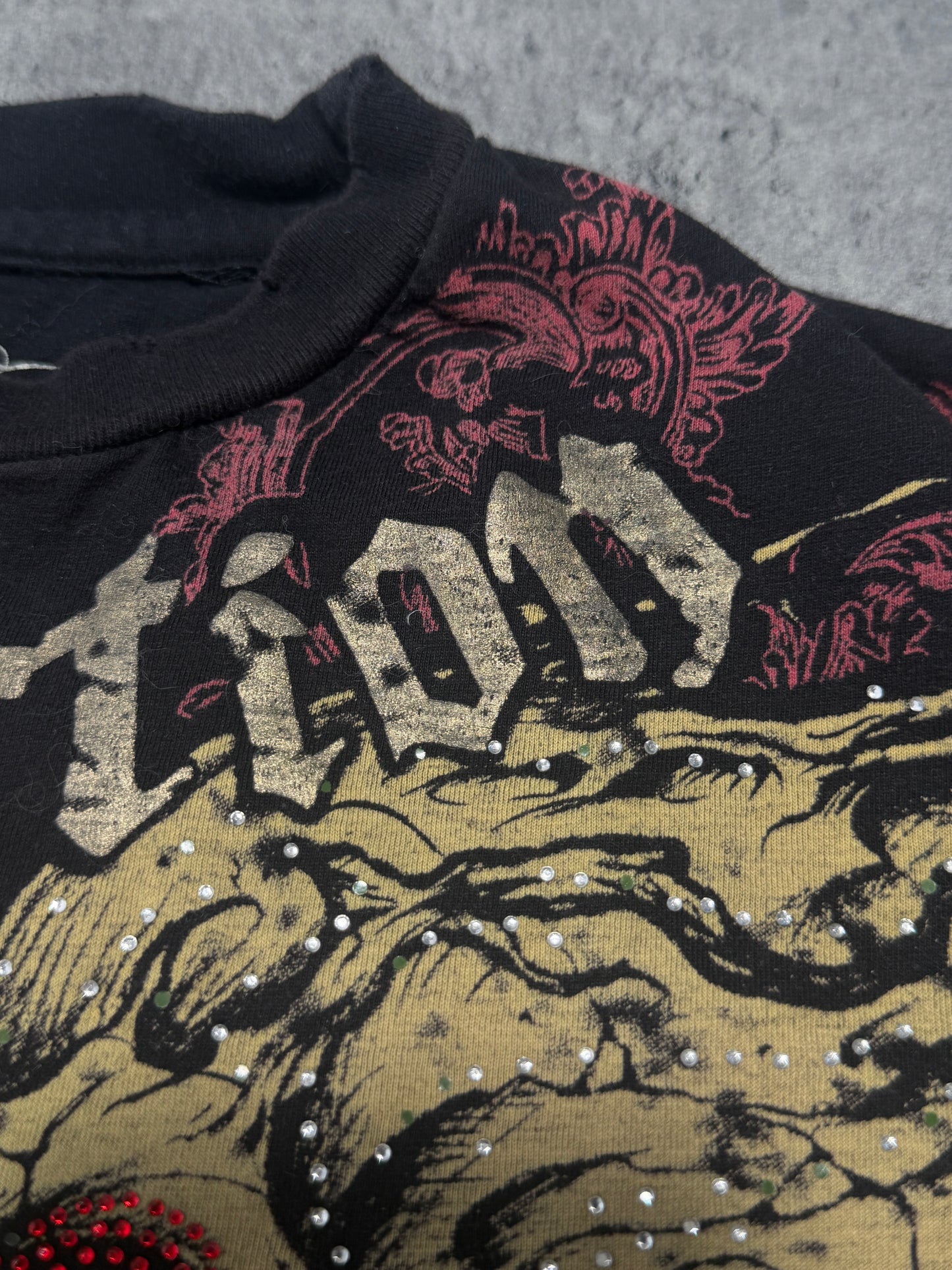 2000s Affliction skulls t-shirt
