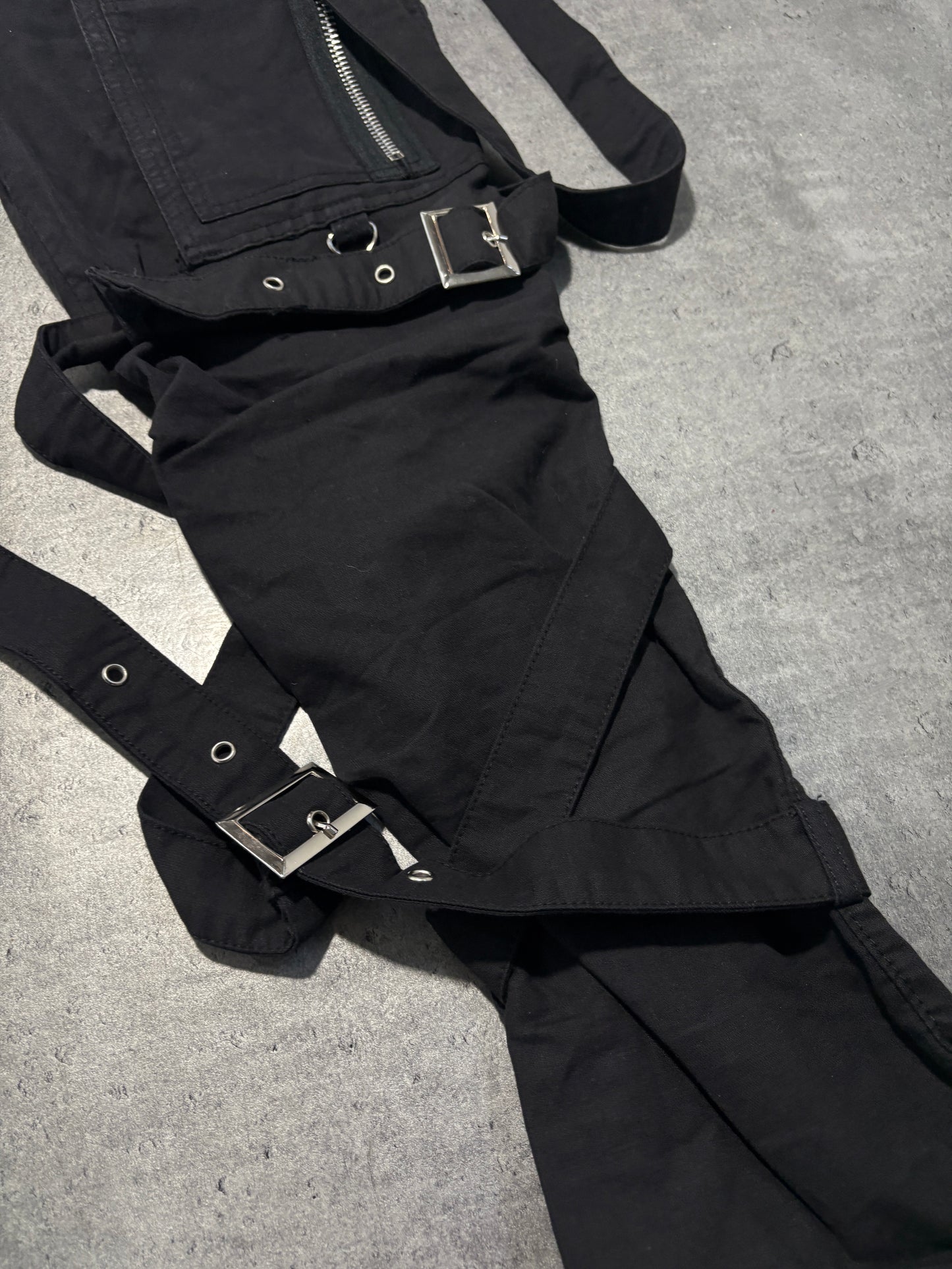 2000s Queen of Darkness Alternative avantgarde bondage jeans