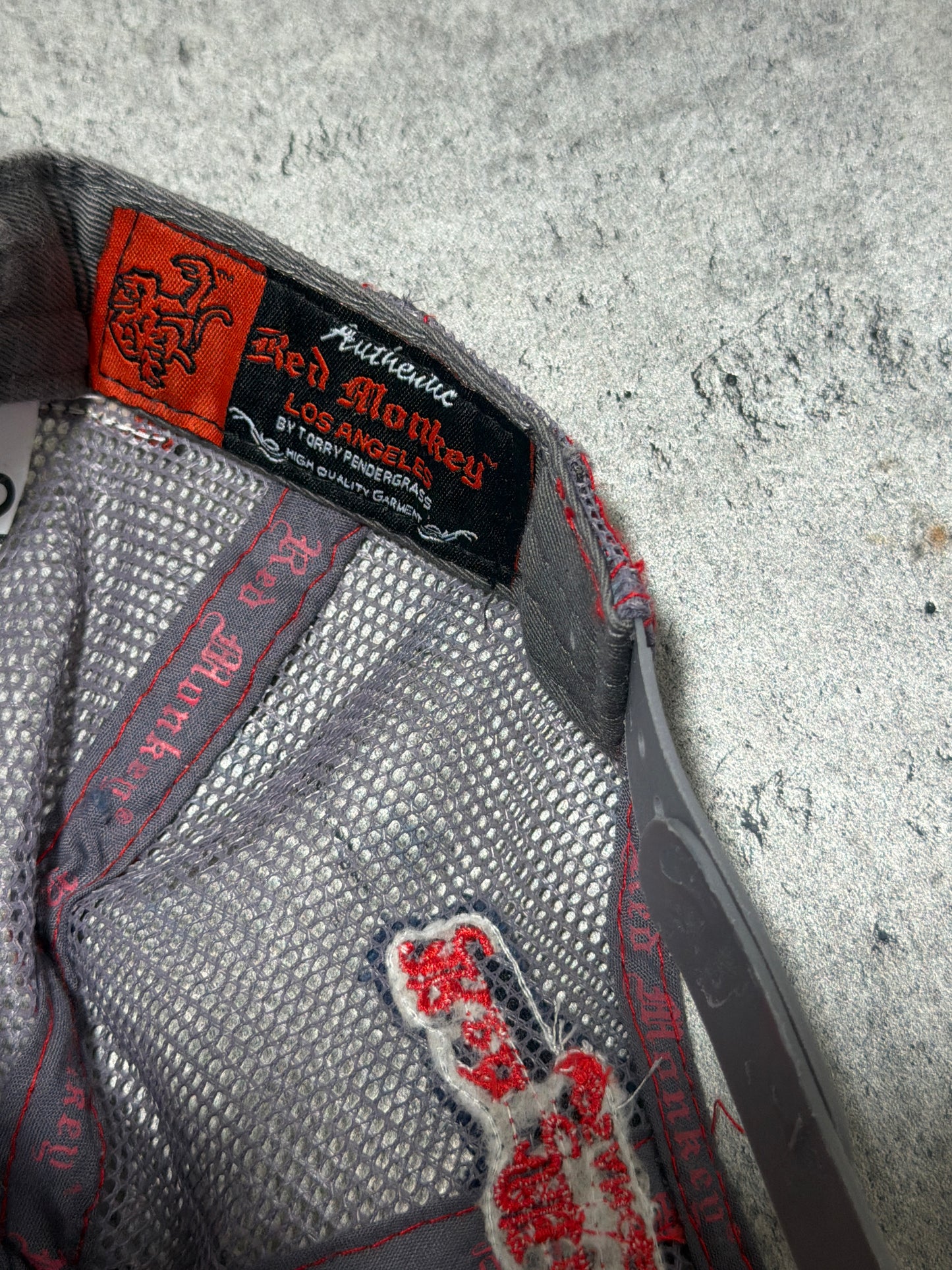 2000s Trucker Cap Red Monkey grey