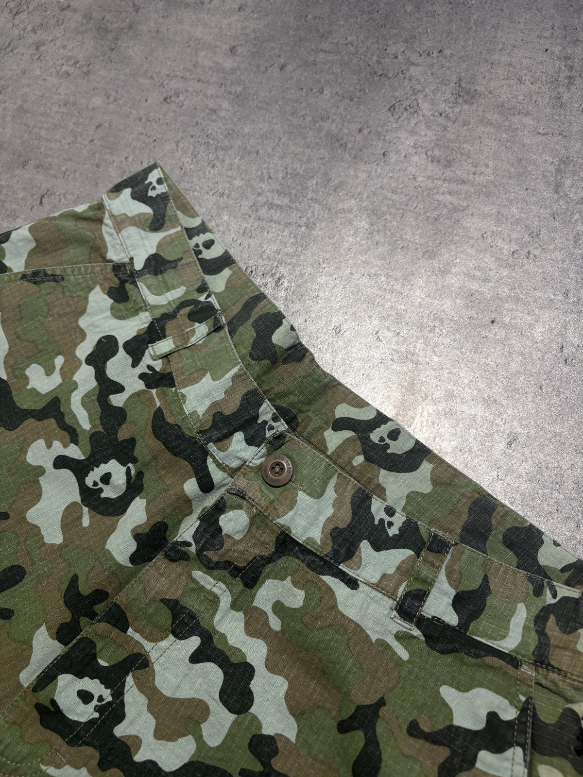 2000s ZooYork Skulls Camo Pants