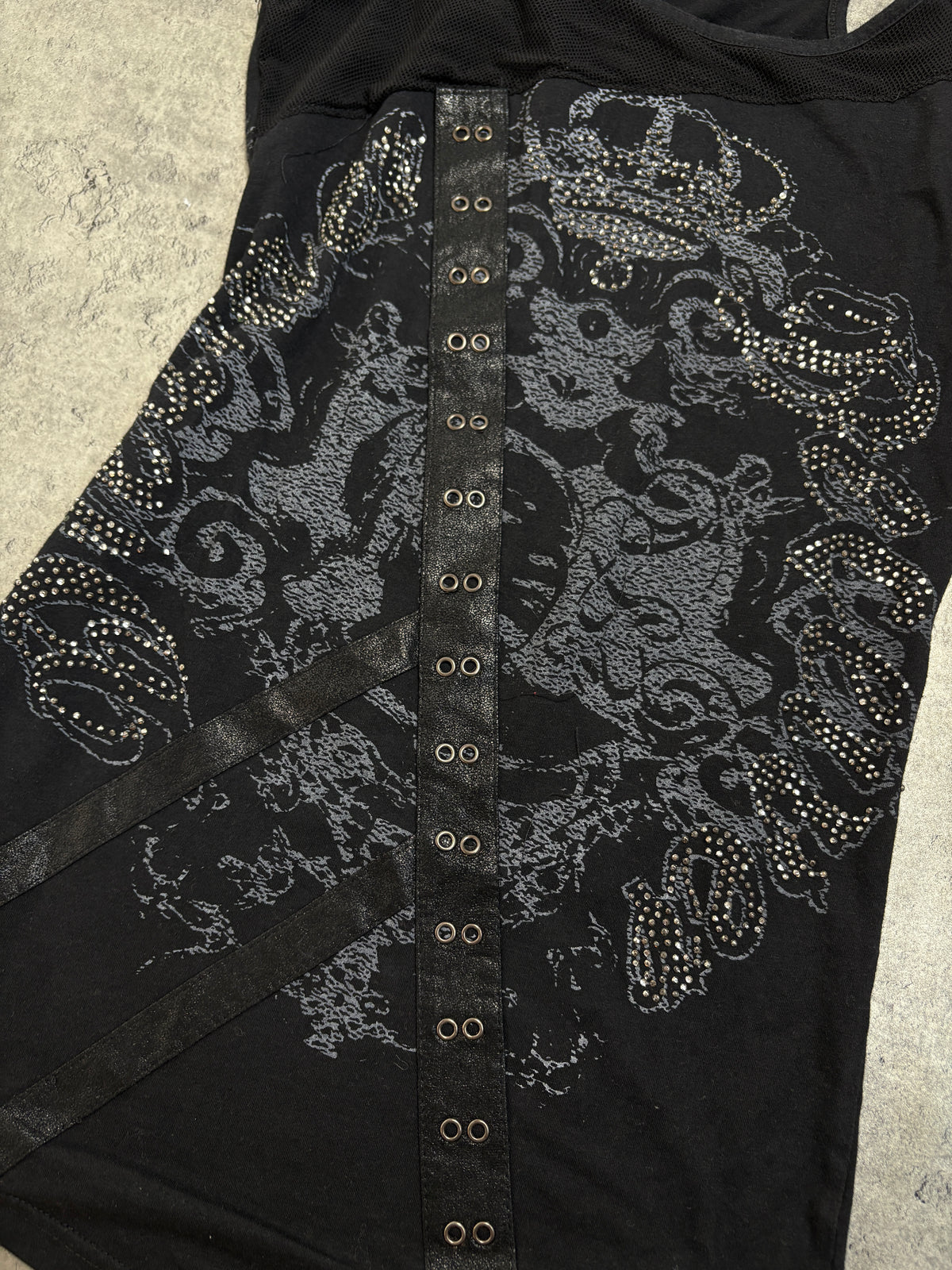 2000s LA Express tanktop mall goth grunge