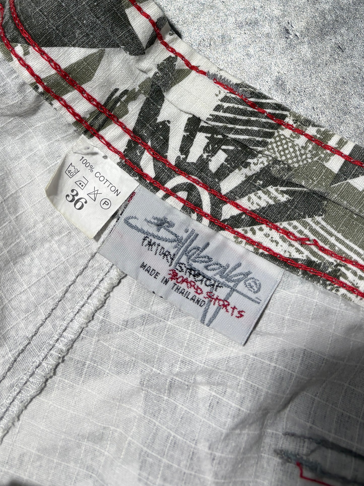 2000s Billabong cargo camo shorts