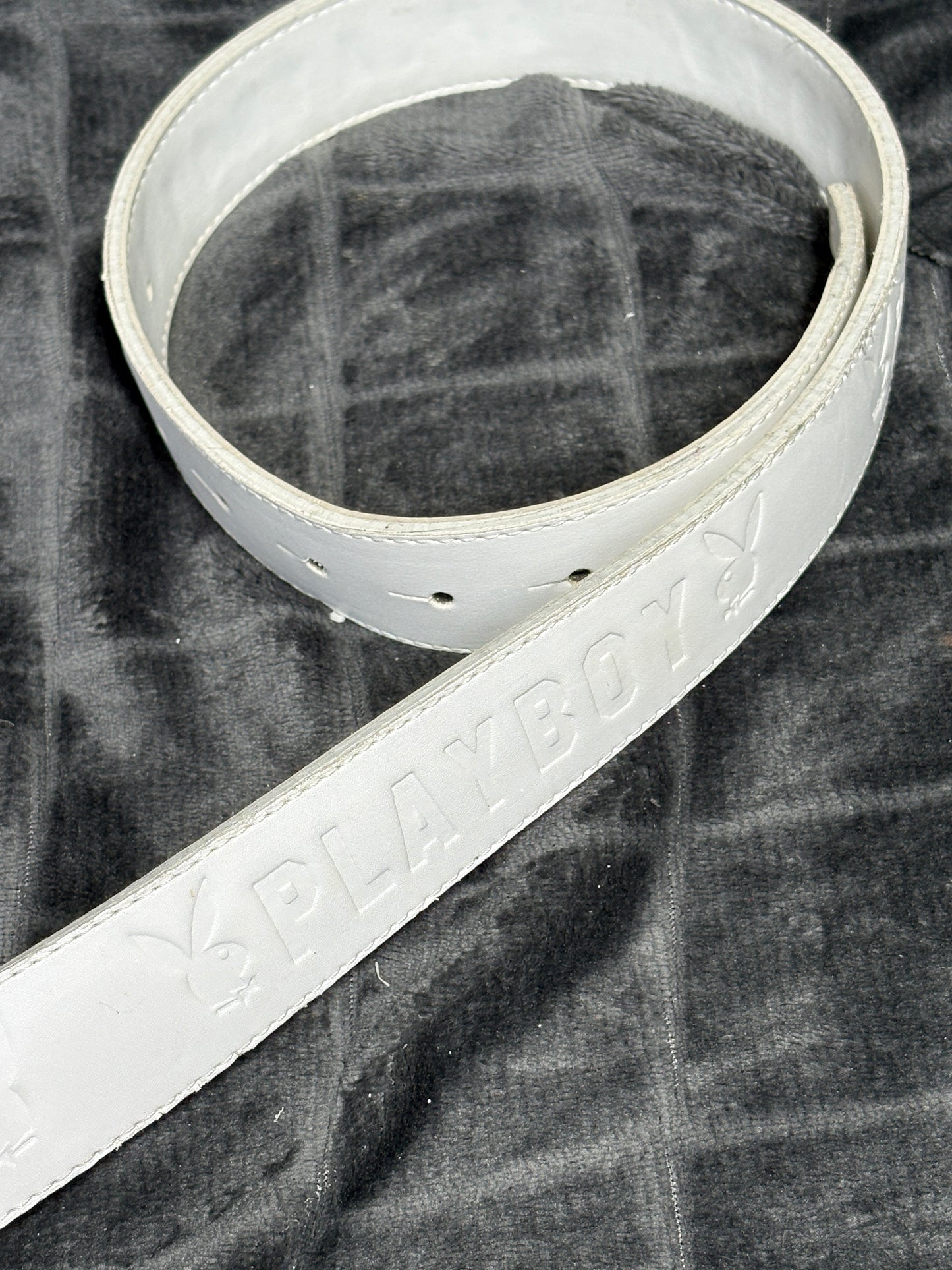 2000s Playboy Belt white