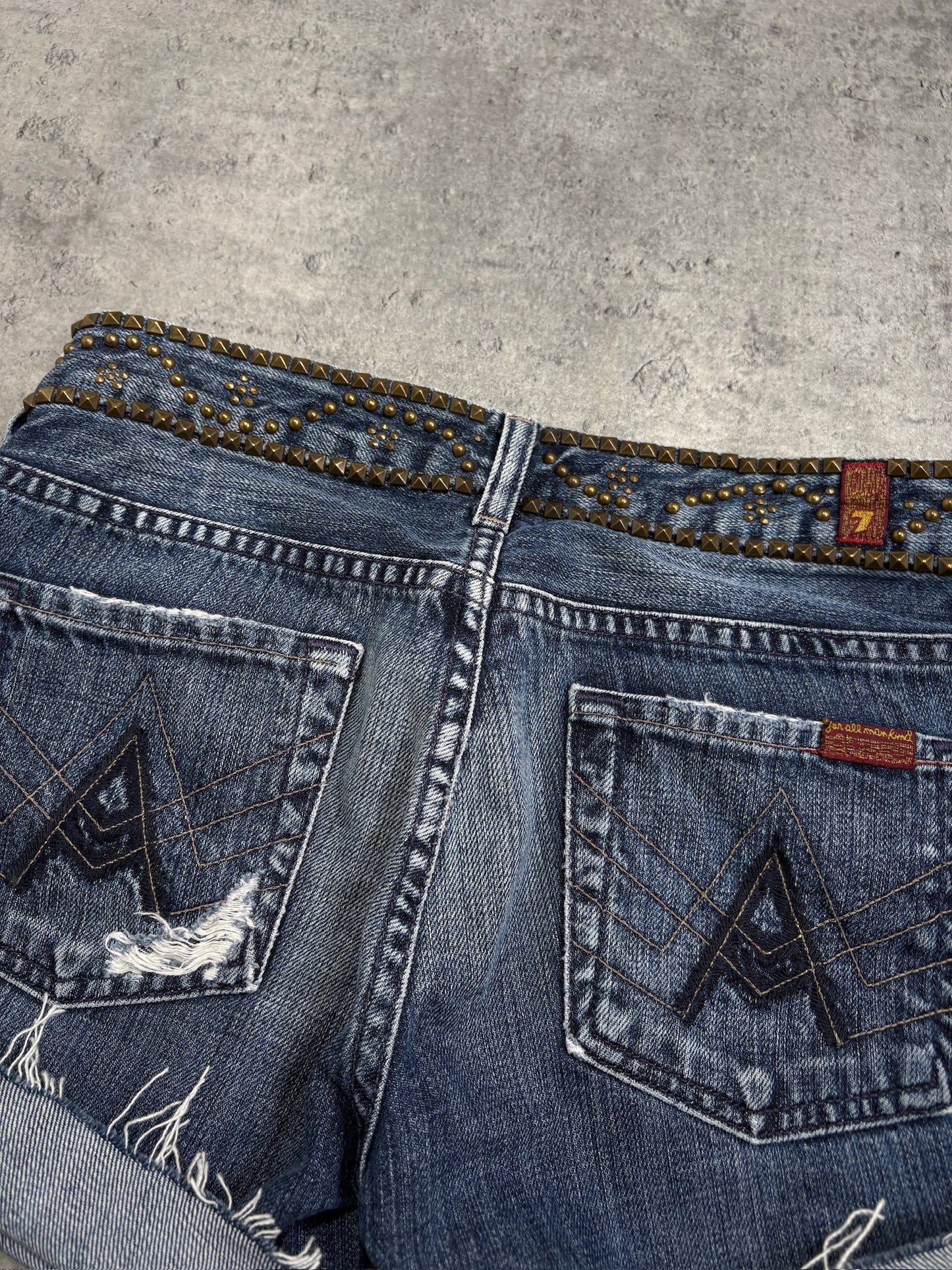 2000s 7 For All Mankind "A" Pocket shorts jeans